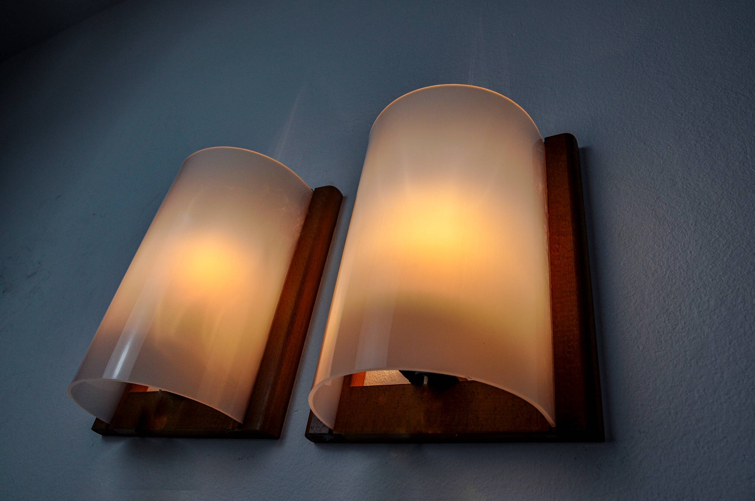 Pair of pine and methacrylate wall lights, Spain 1980