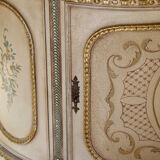 Venetian 1950s showcase