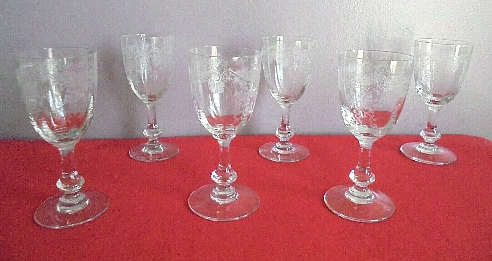 6 glasses of crystal liquor St Louis chiseled patterns not signed High. 12 cm