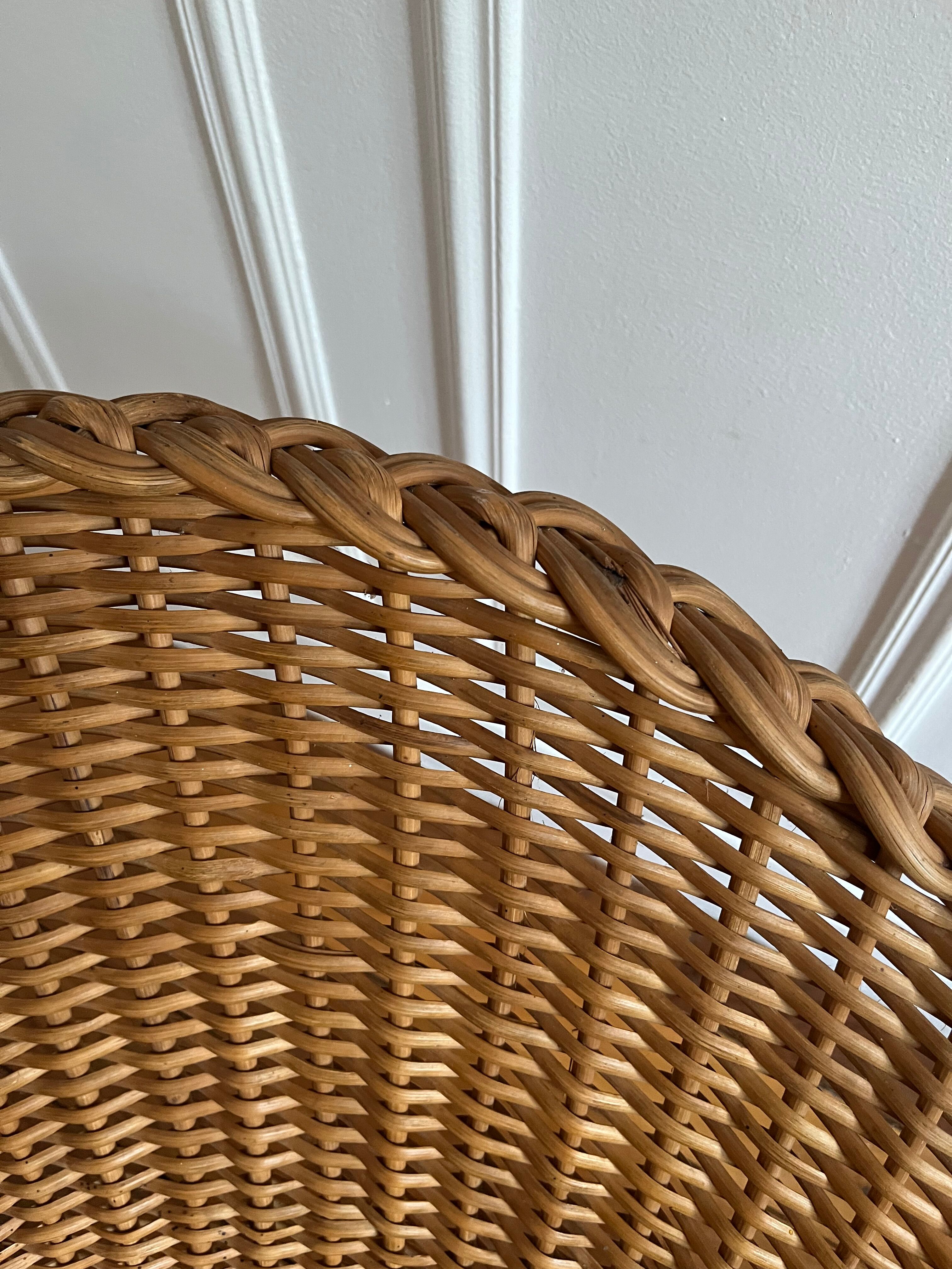 Pair of armchairs rattan basket feet metal