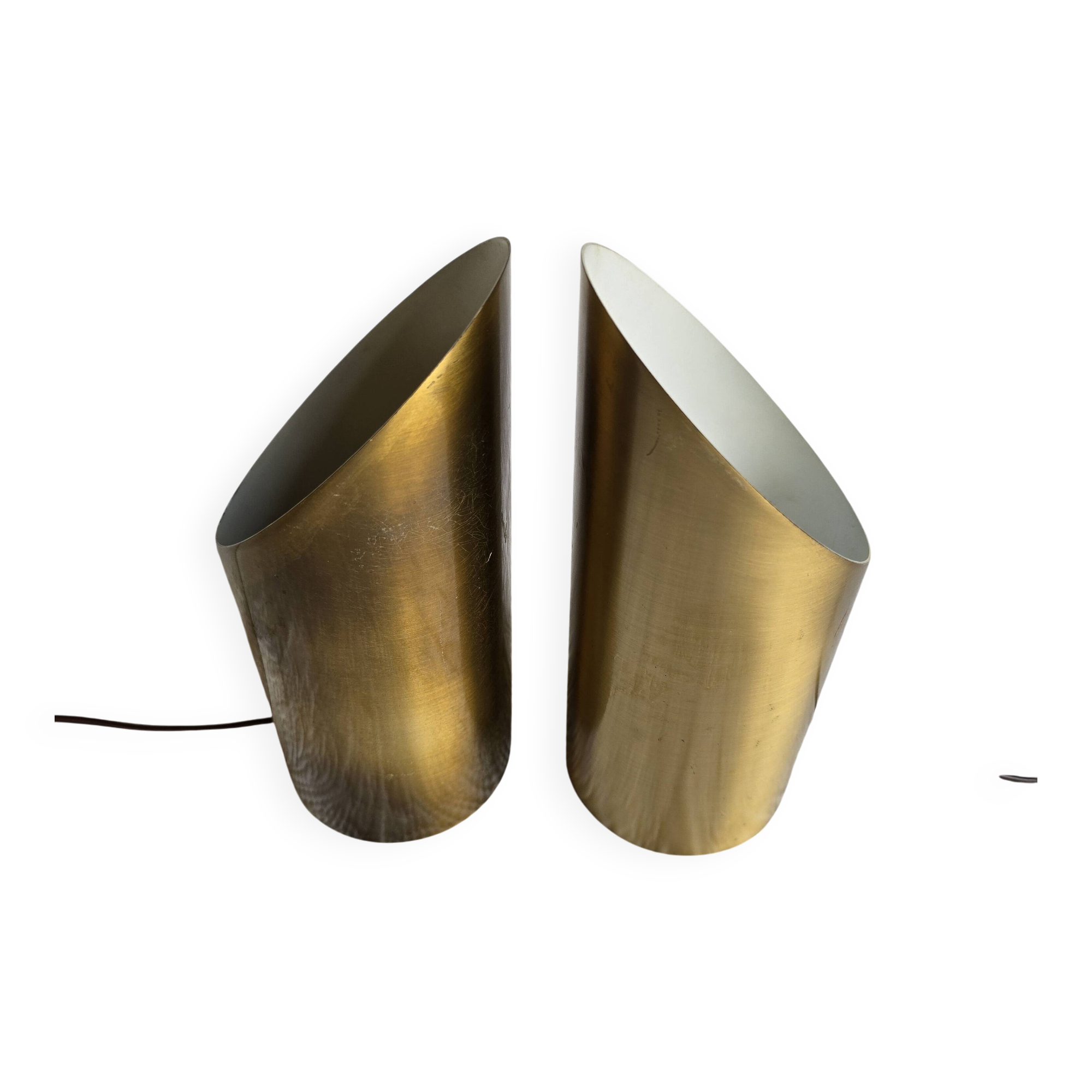 Pair of lamps signed by Jean Perzel – cylindrical with an oblique opening.