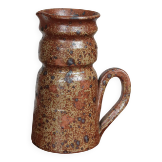 Pitcher in chamotte stoneware