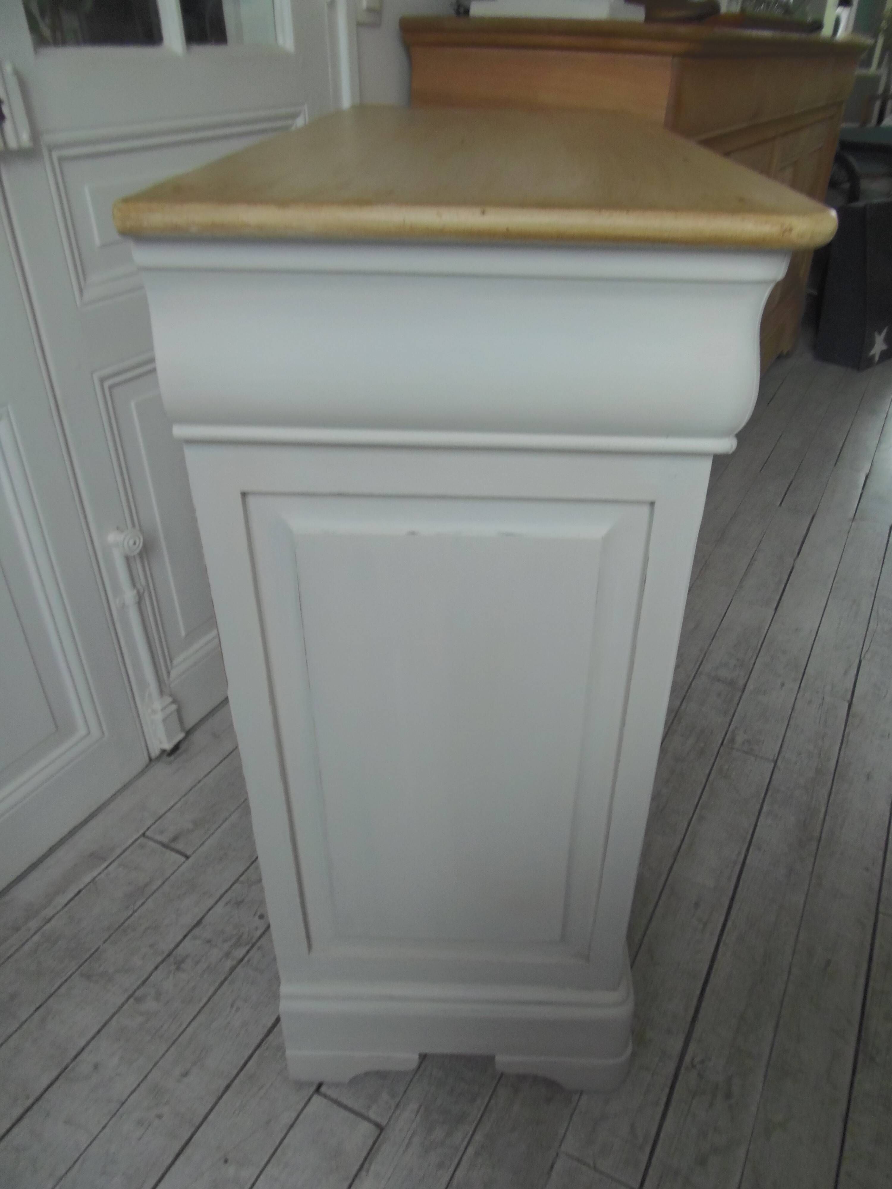 Louis Philippe style sideboard with pearl gray patina, 2 doors, drawers, wooden top.
