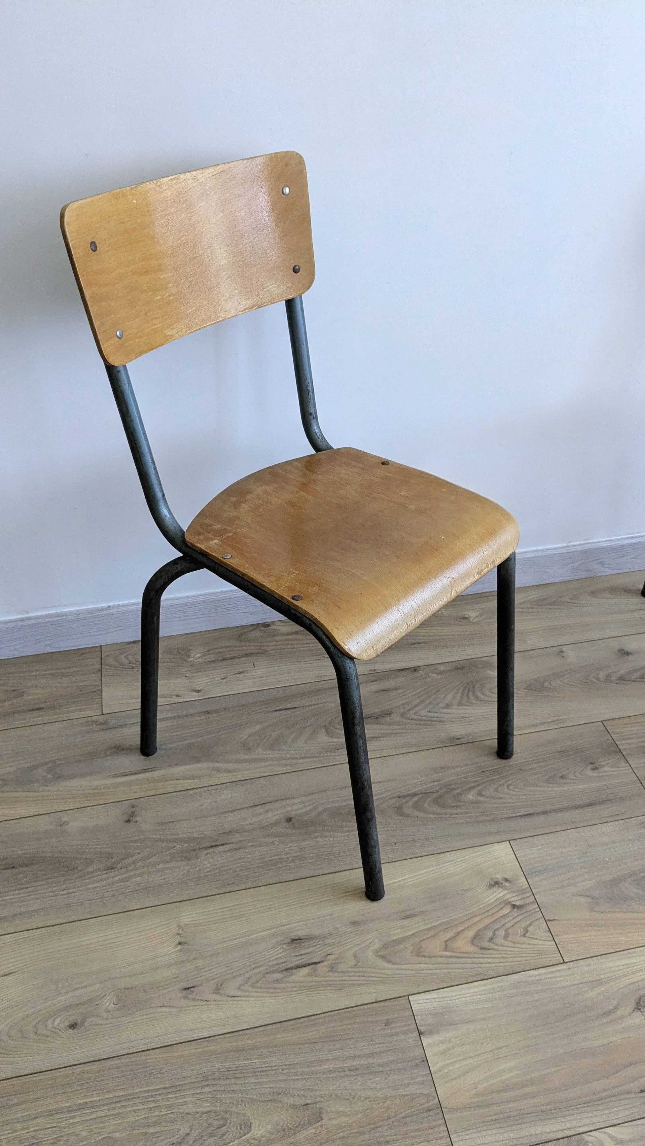 Paire de chaises d’école vintage années 50 esprit Jacques Hitier