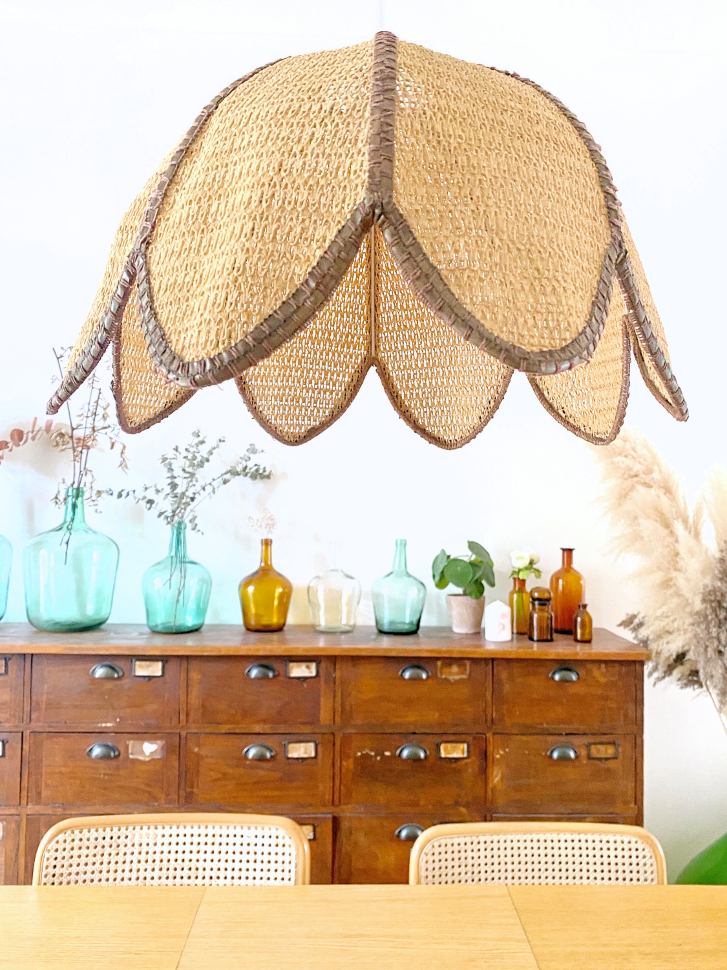 Suspension flower in rabane