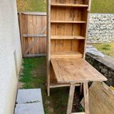 Desk / retractable storage unit