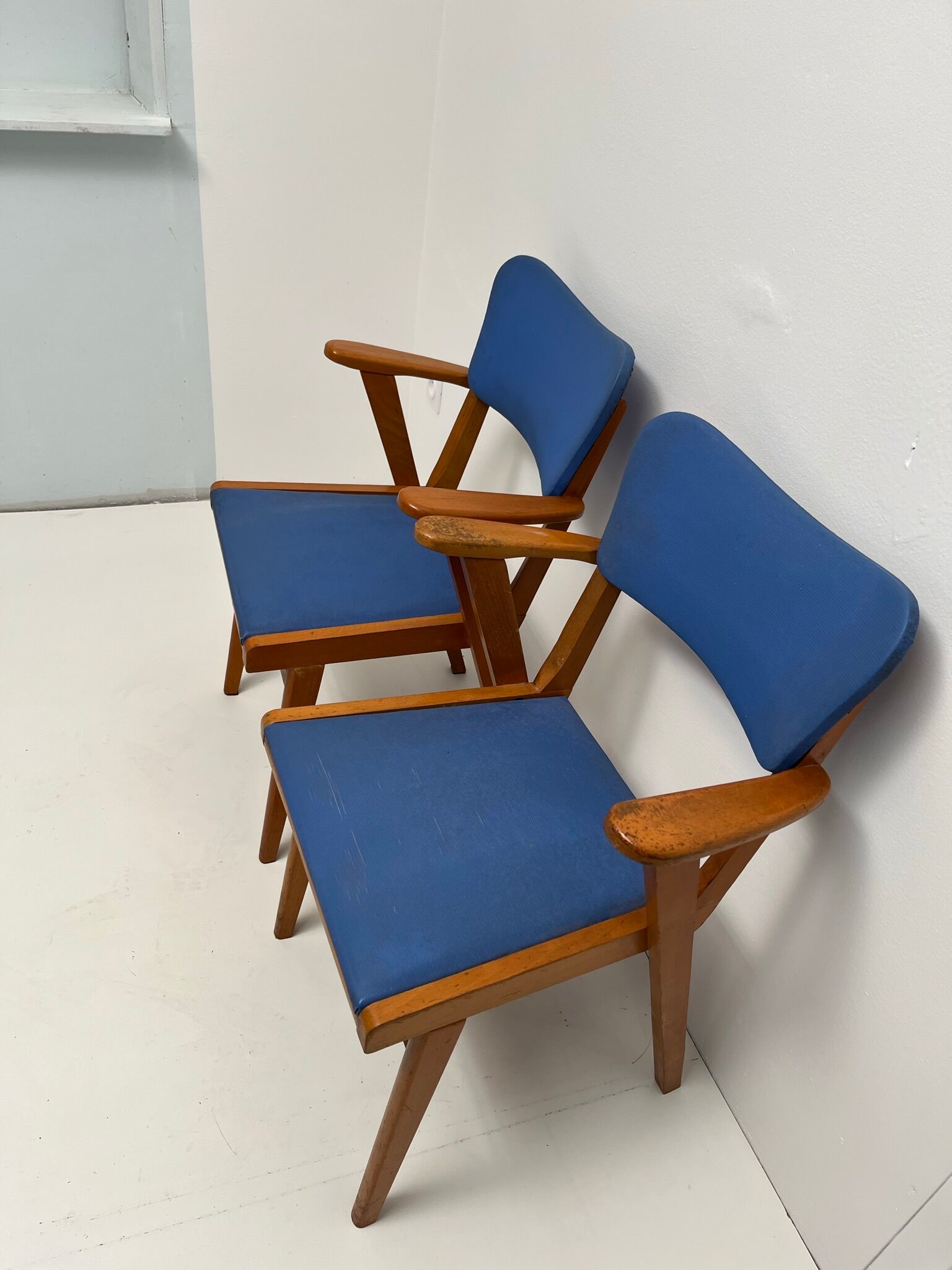 Pair of chairs bridge 50s