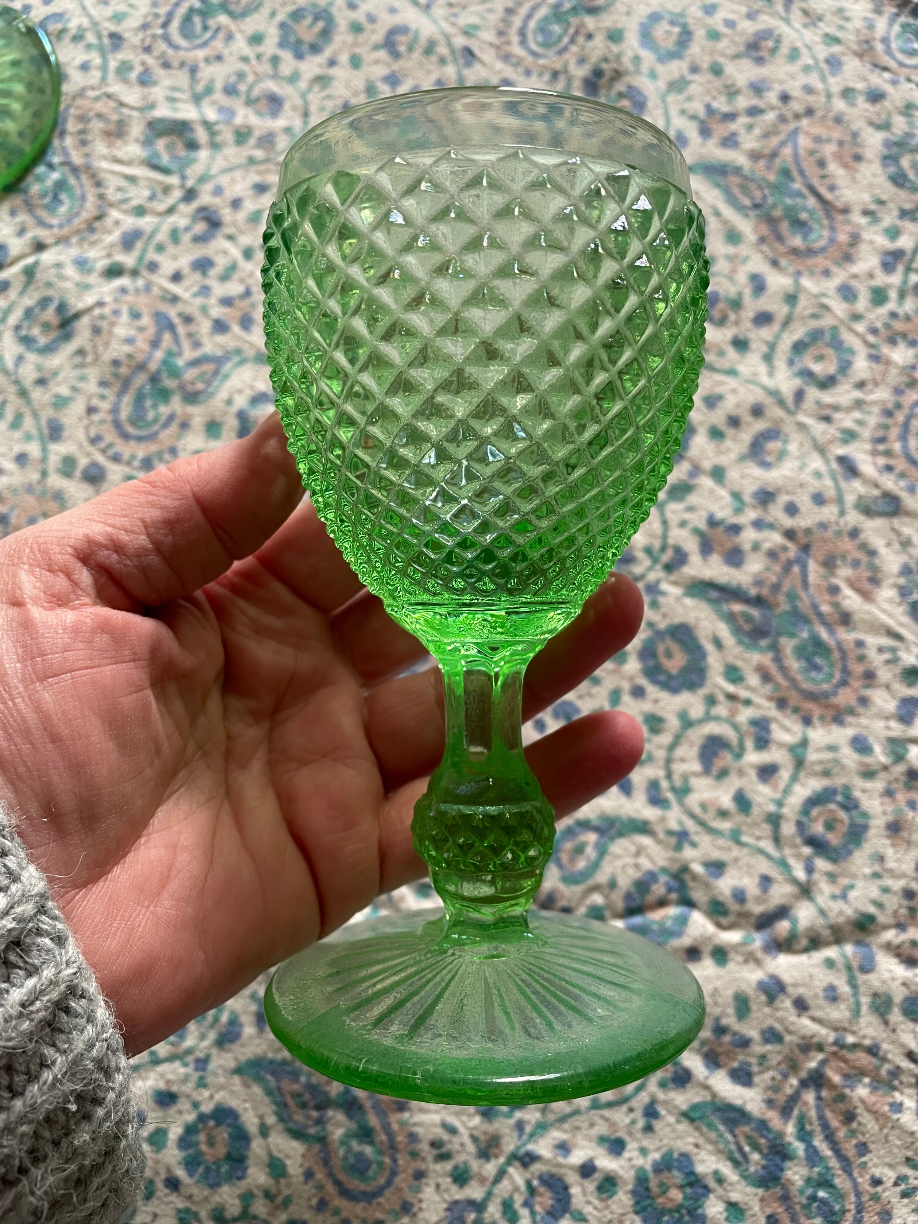 Green diamond tip stemmed glasses