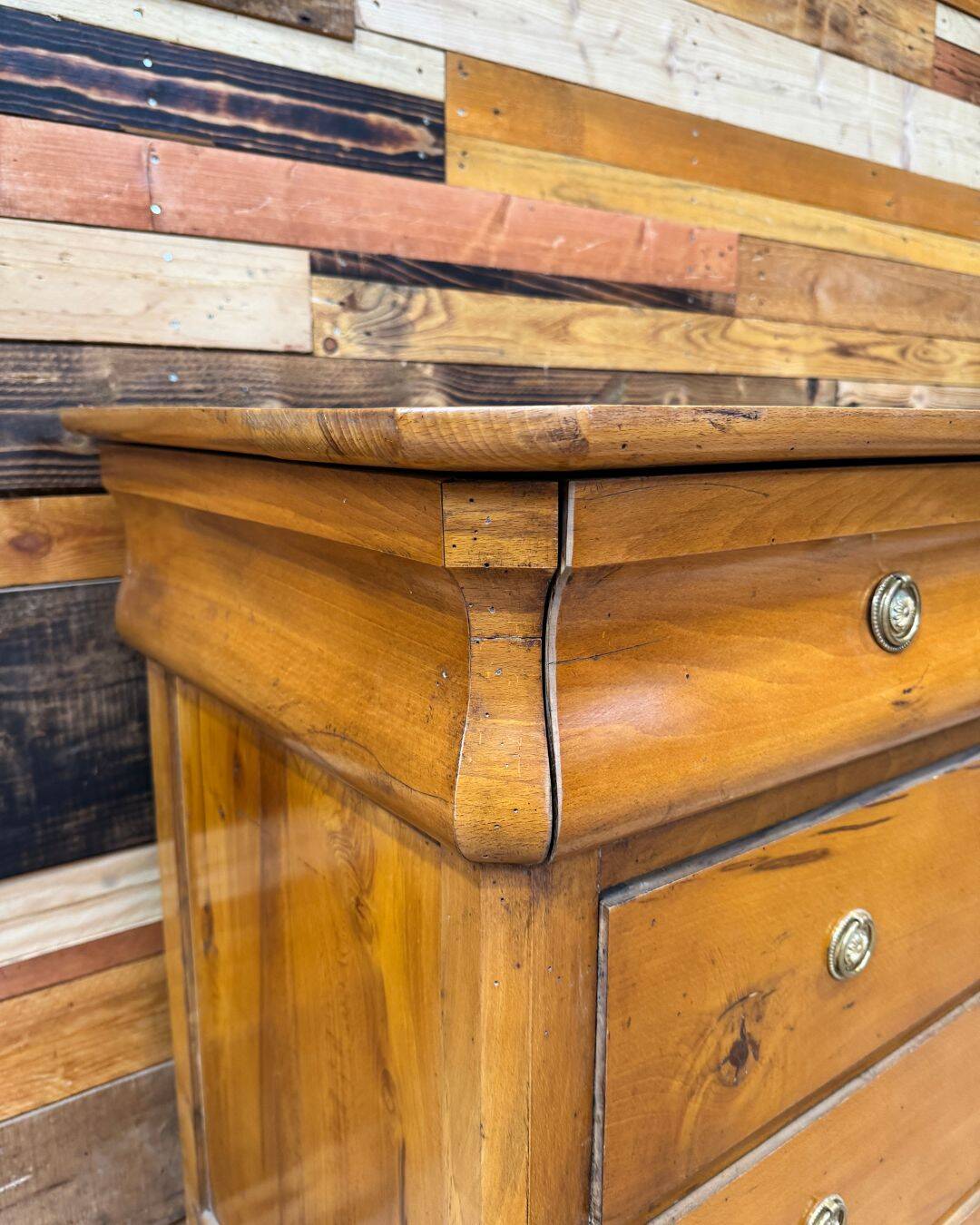 Commode ancienne en merisier