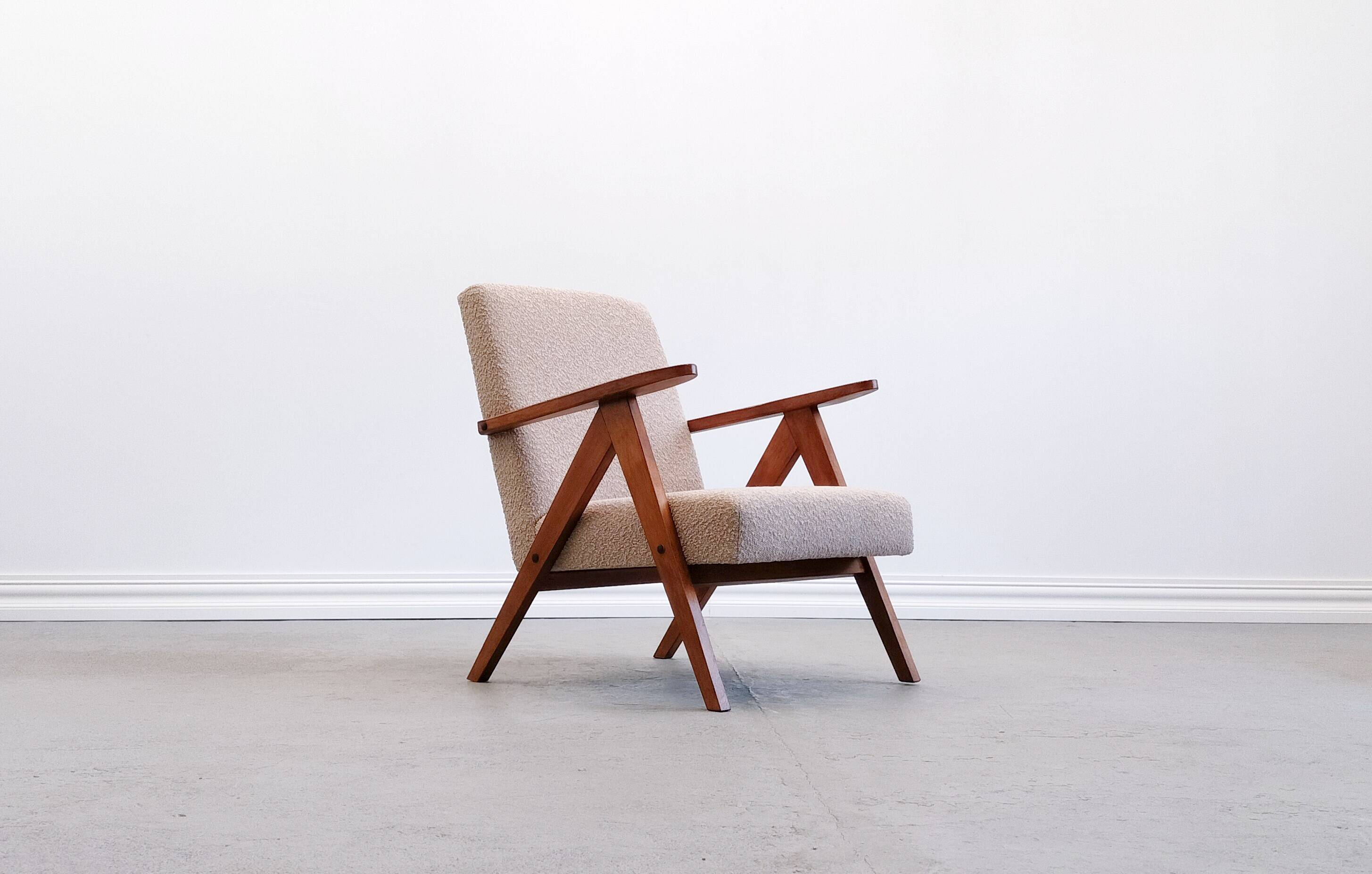 Mid Century Easy Chair Model B - 310 Var in Beige Boucle