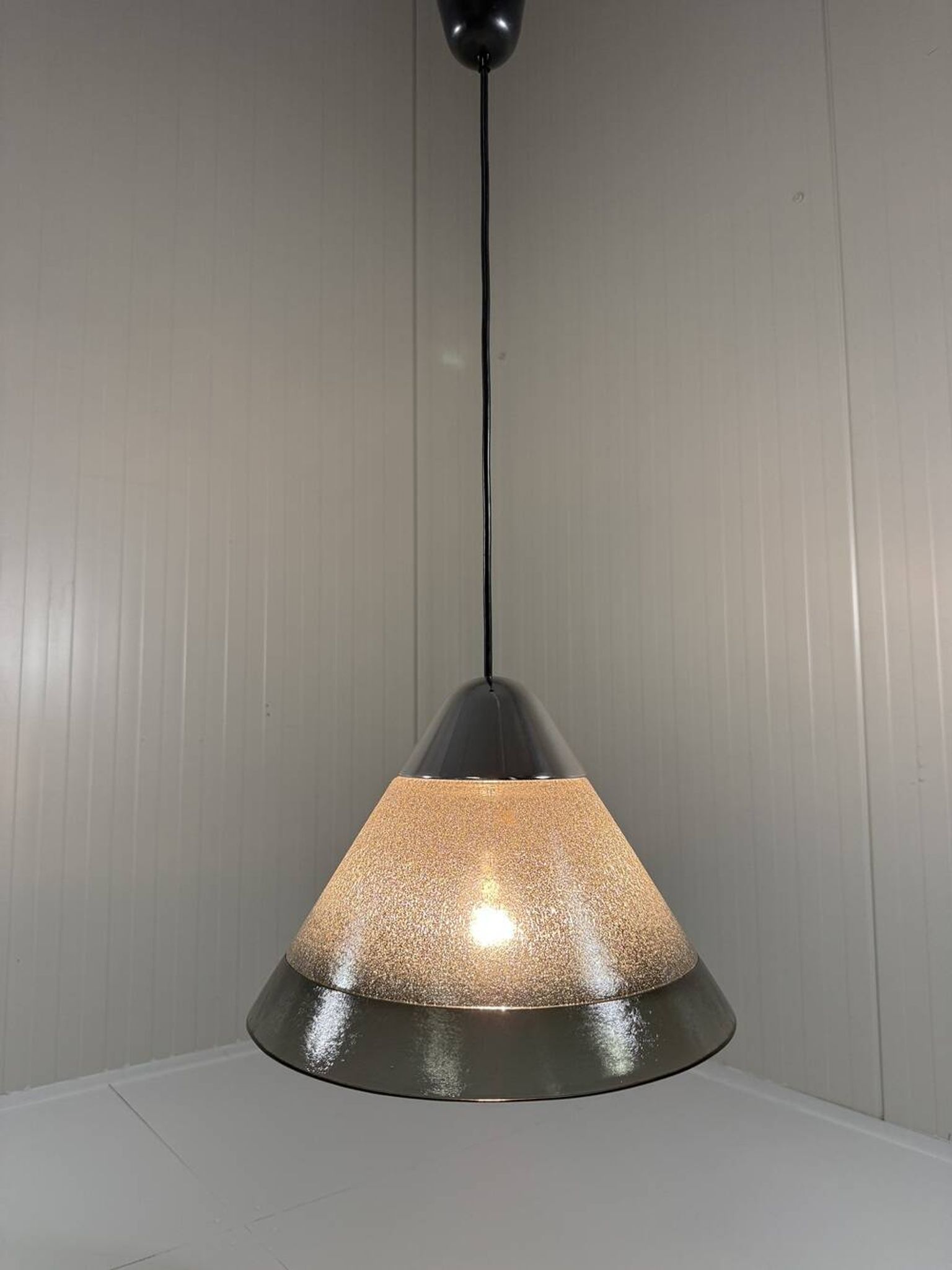 Peill & Putzler cone shaped glass hanging lamp, Germany
