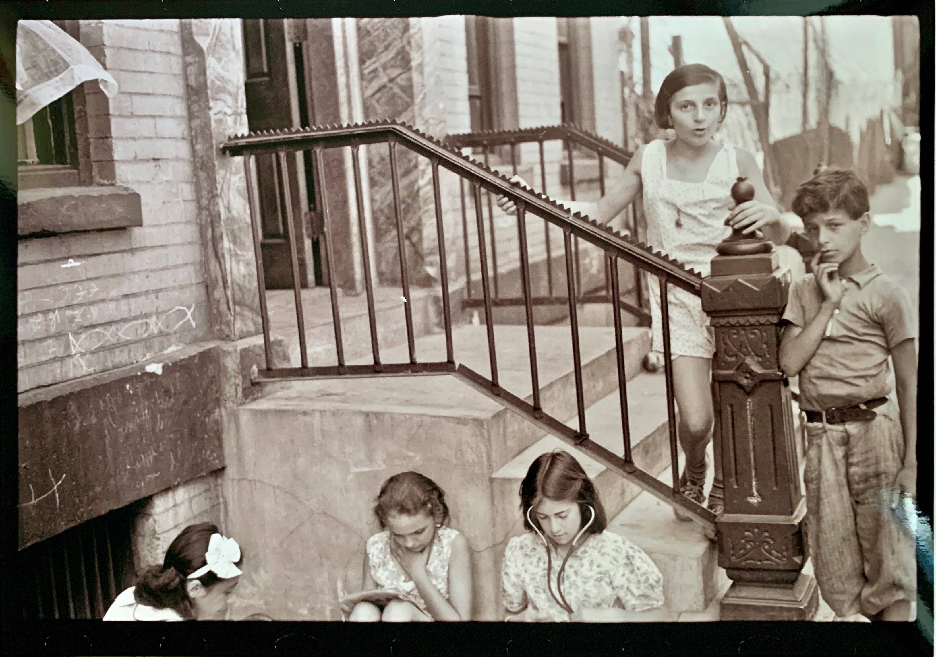 Walker Evans — Children playing in a street in New York, 1938