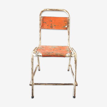 Chaise d'école métallique orange