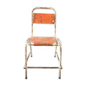 Chaise d'école métallique orange