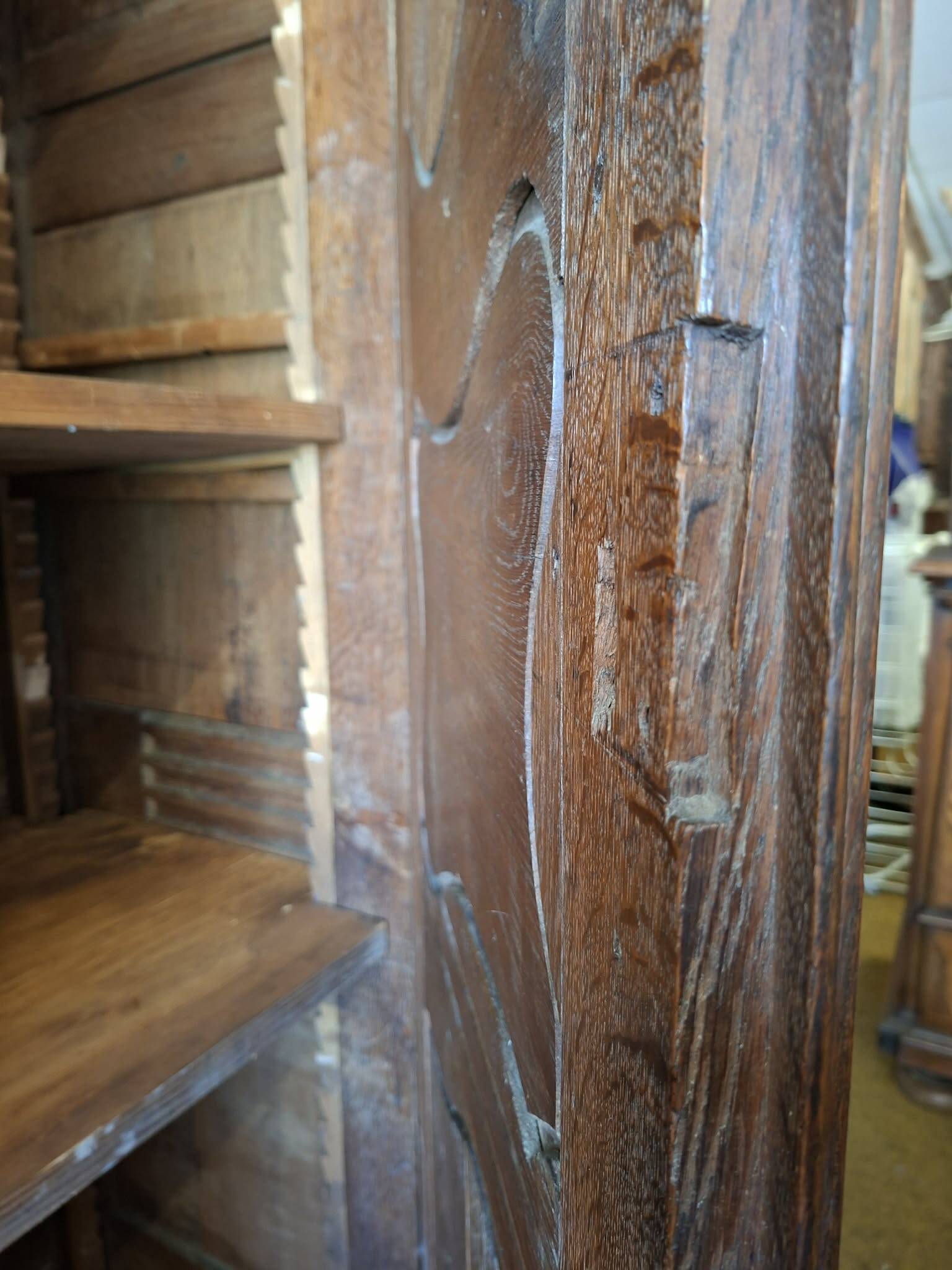 Louis XV period wardrobe in solid oak. 18th century.