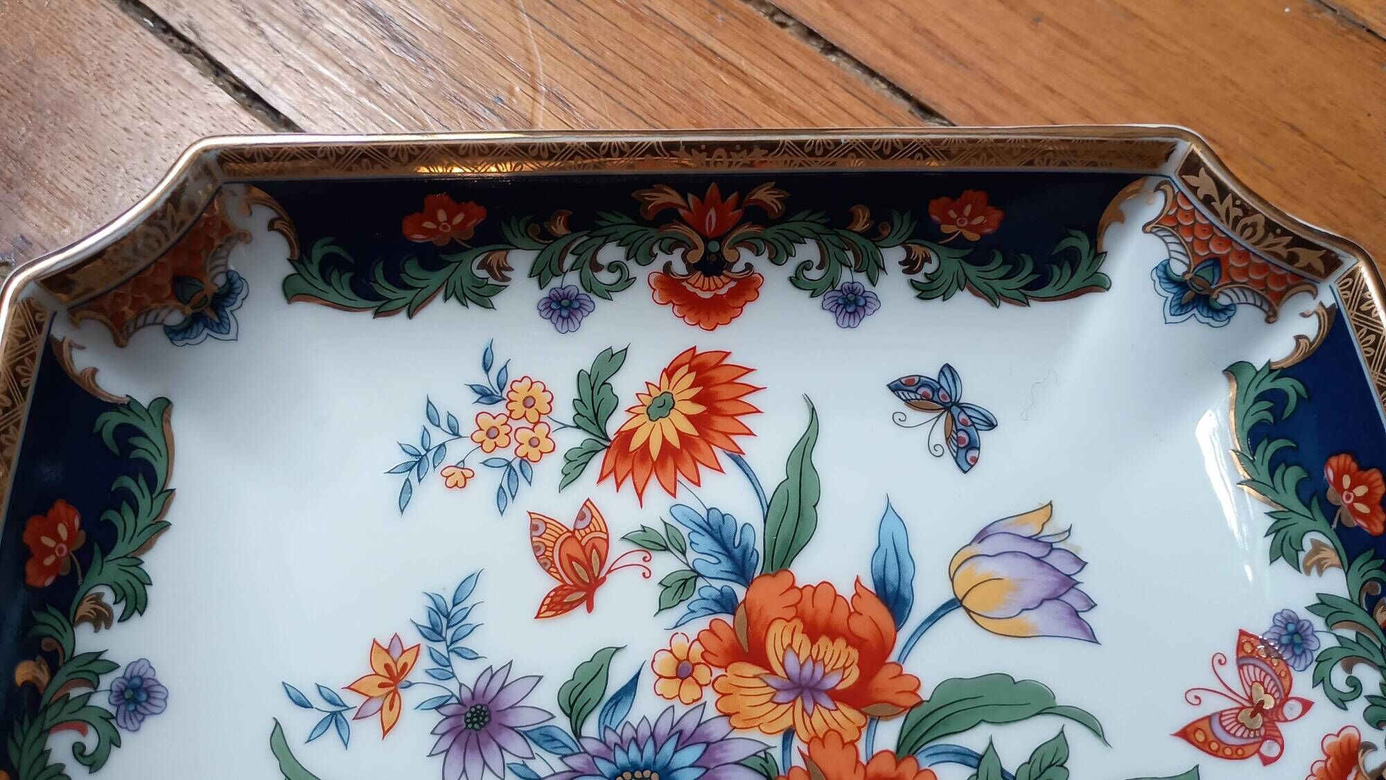 Imari porcelain catchall