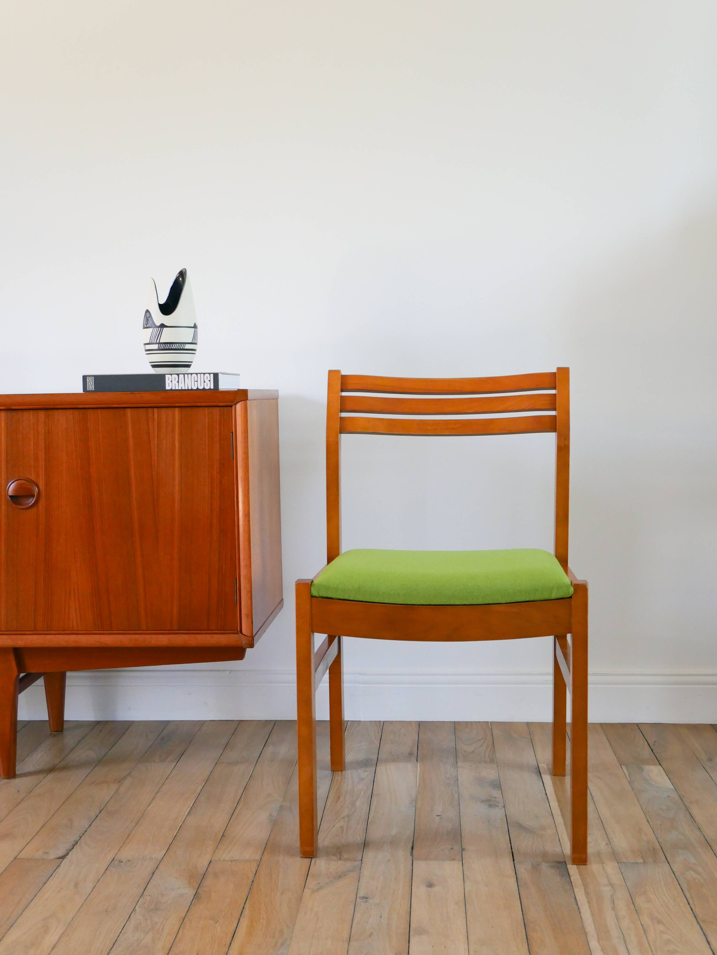 Set of 4 Scandinavian beech wood chairs, green wool, 1960.
