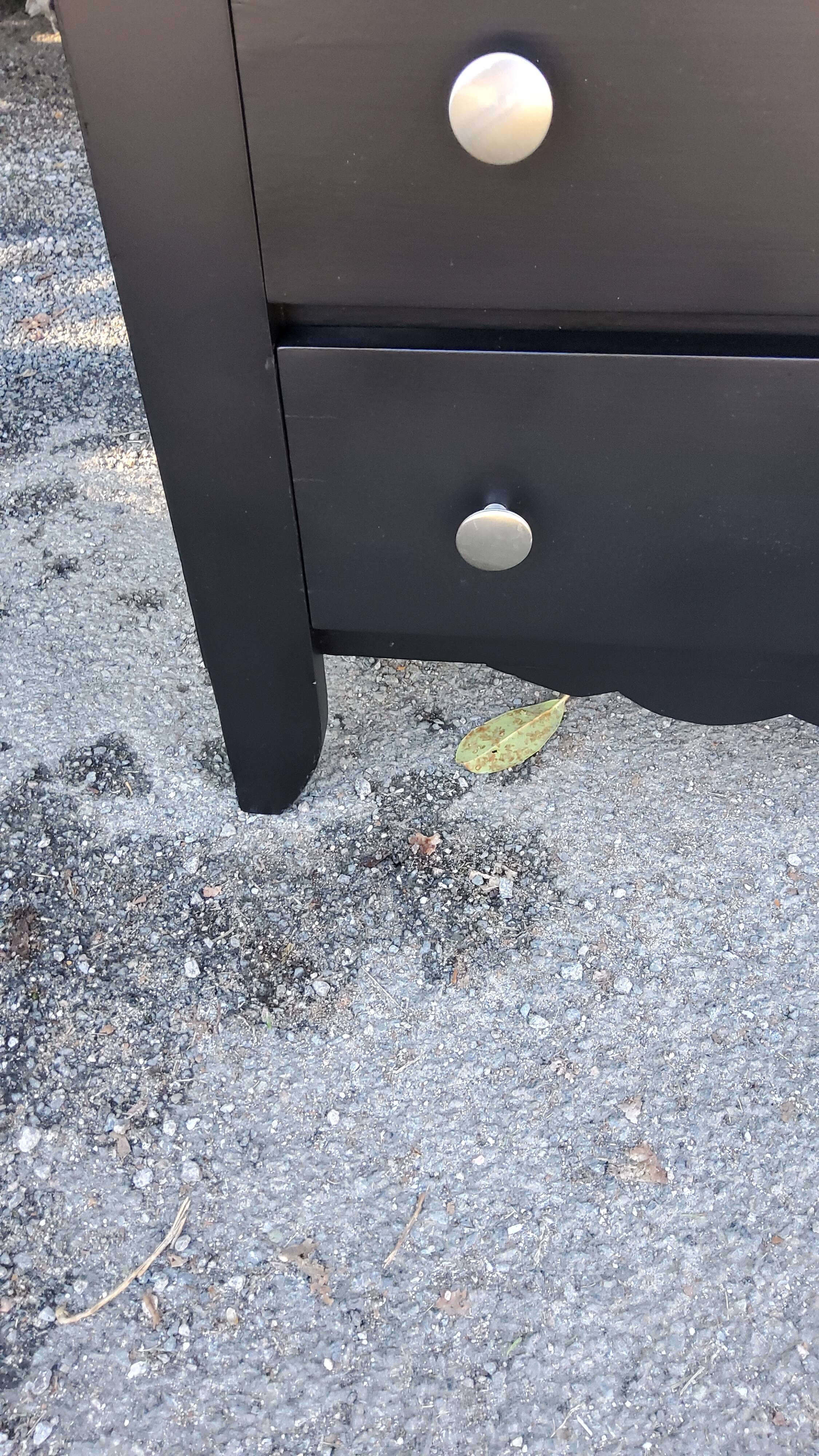 Chest of drawers of the 40s lacquered black 3 drawers