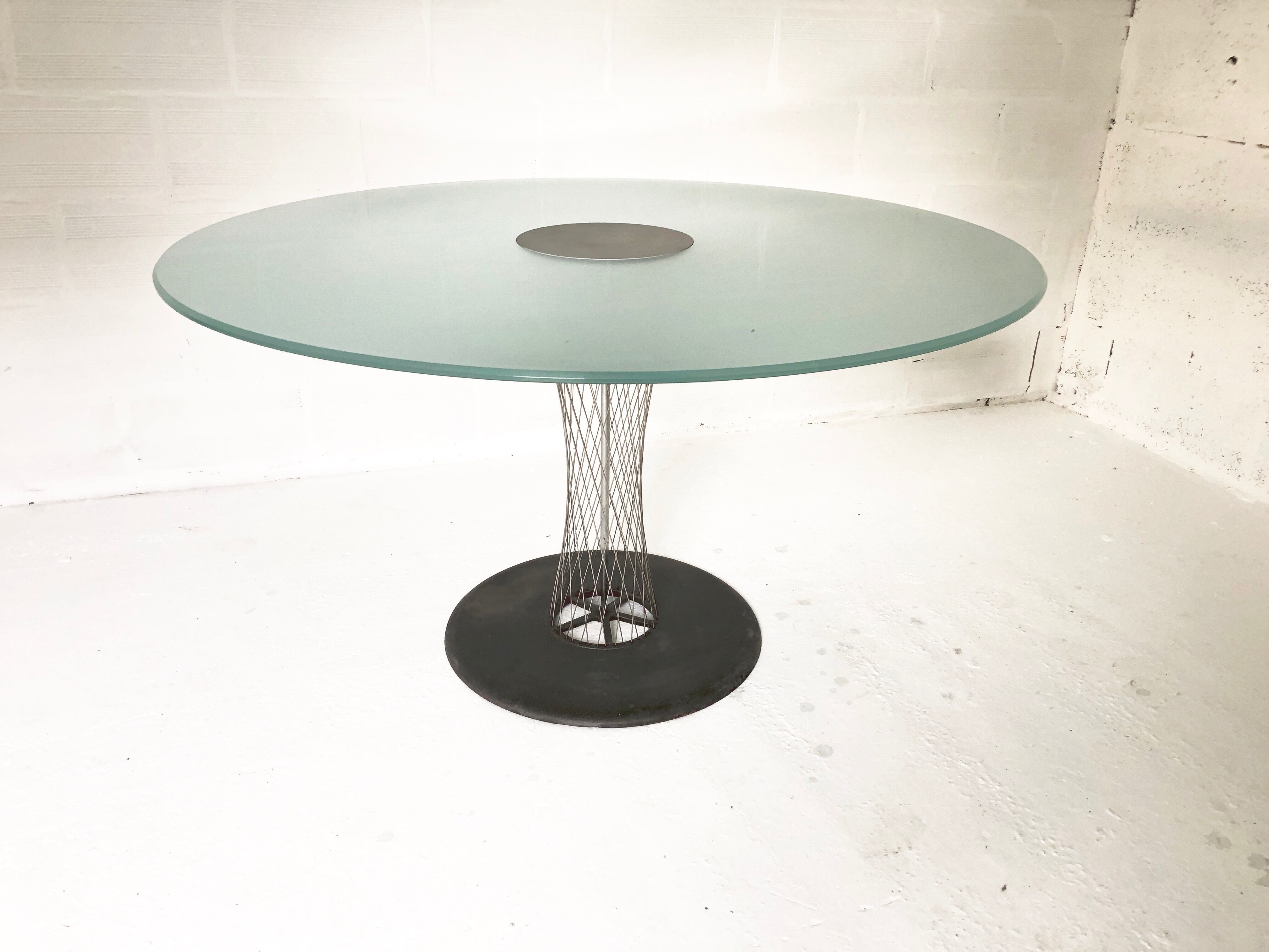 Glass Roundtable by Andreas Ssteriko - B-B italia