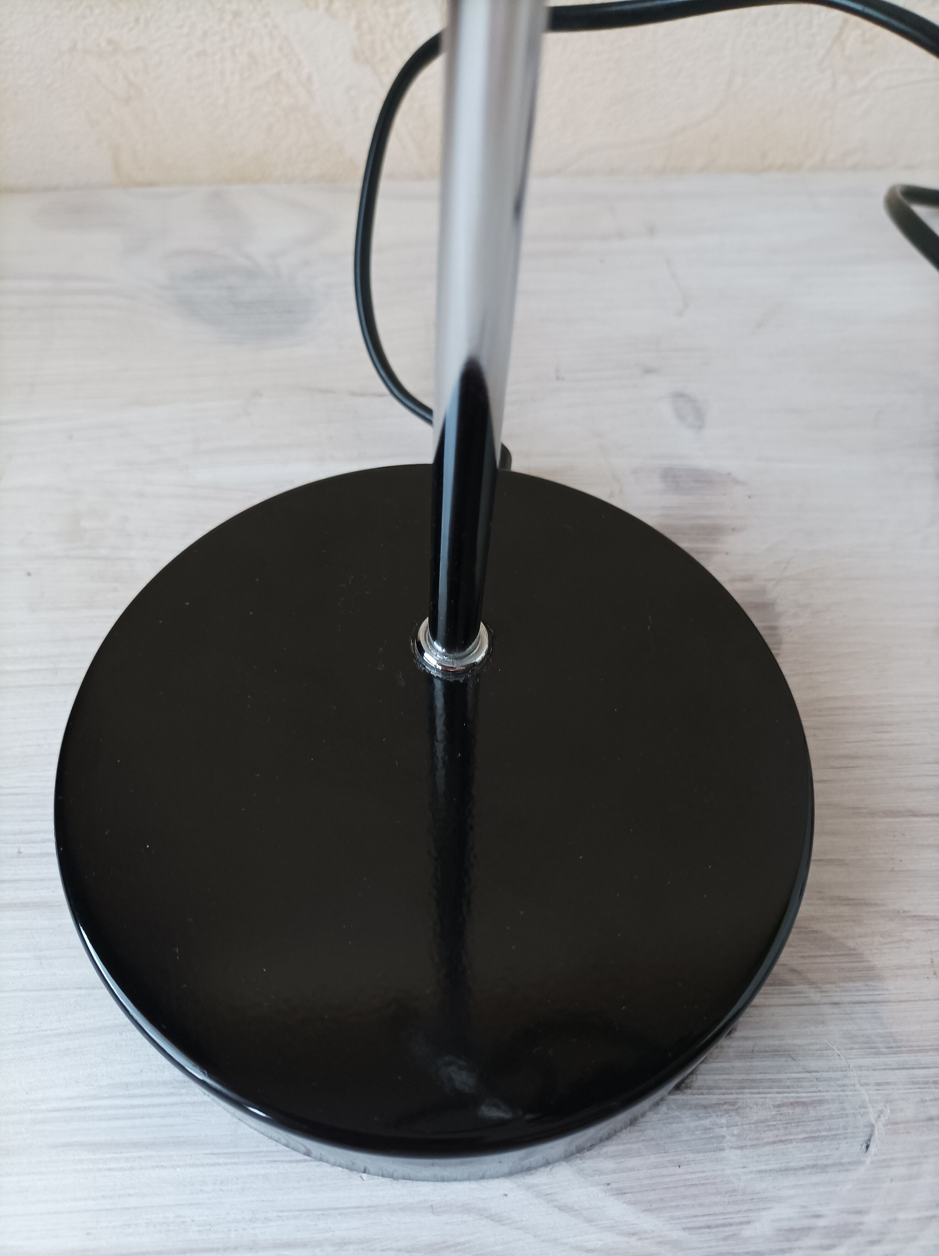 Adjustable desk lamp