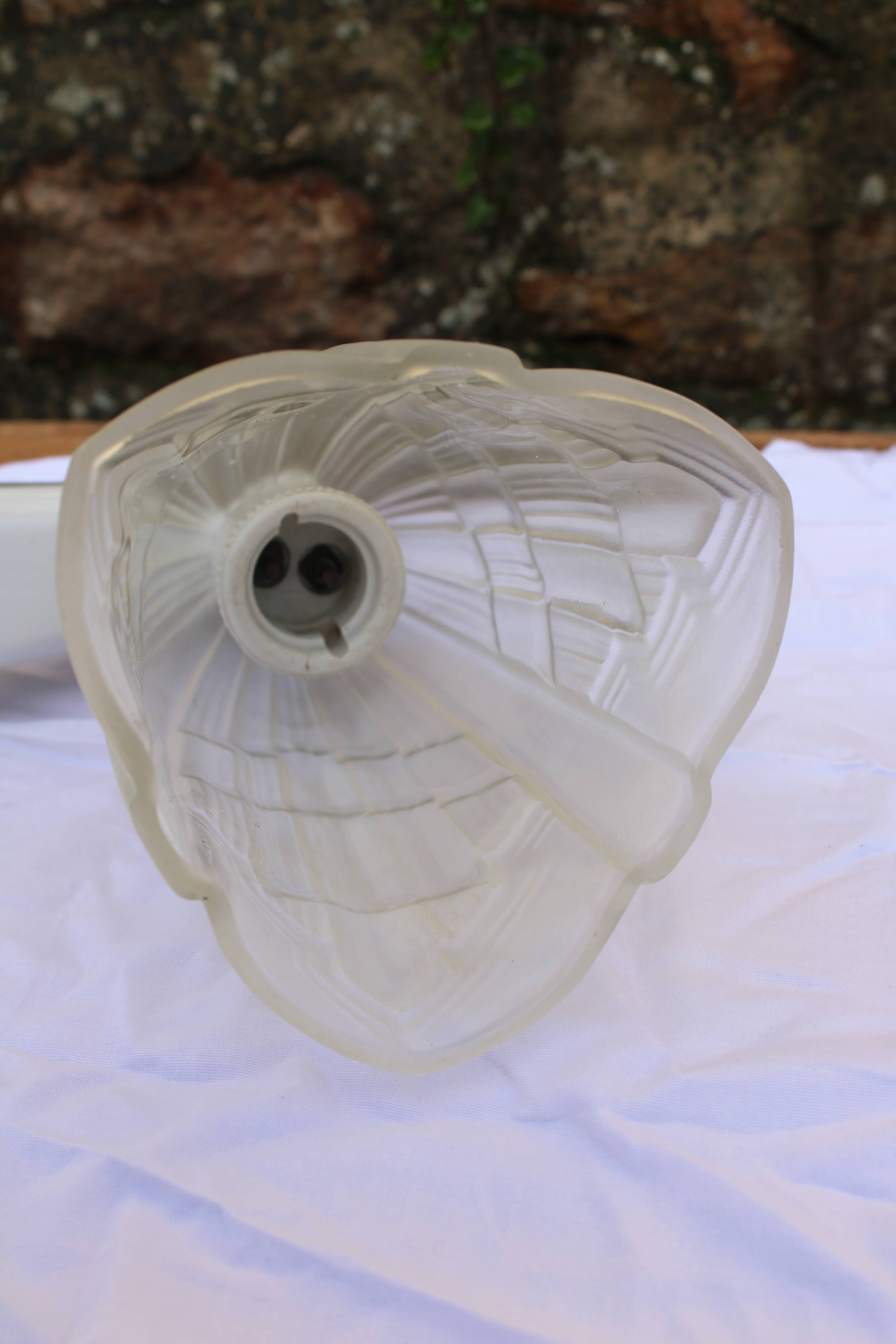 Porcelain and frosted glass wall light