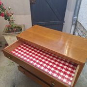 Vintage chest of drawers with tapered legs, 1950s design, 4 drawers.