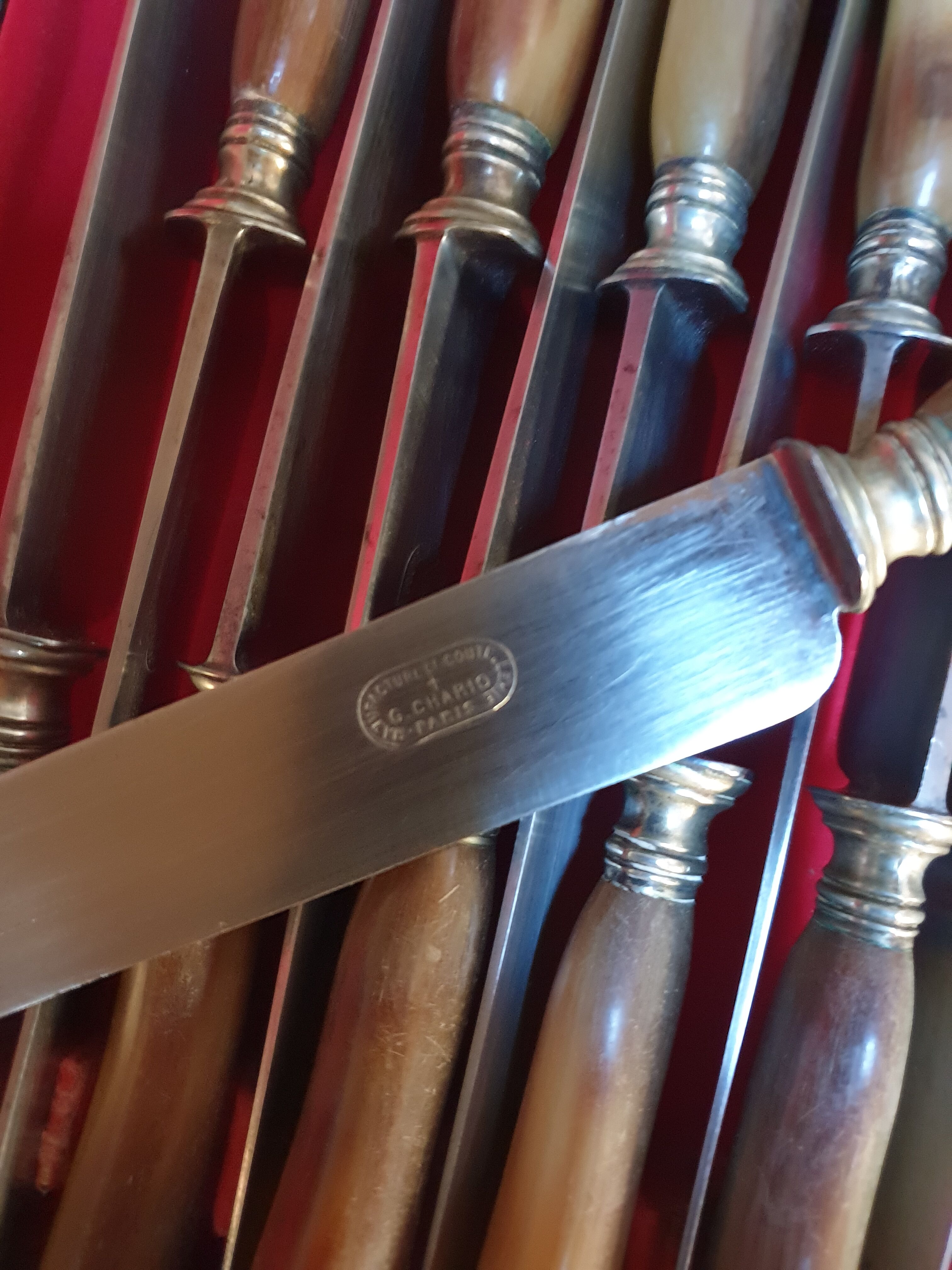 Set of 22 horn handle knives