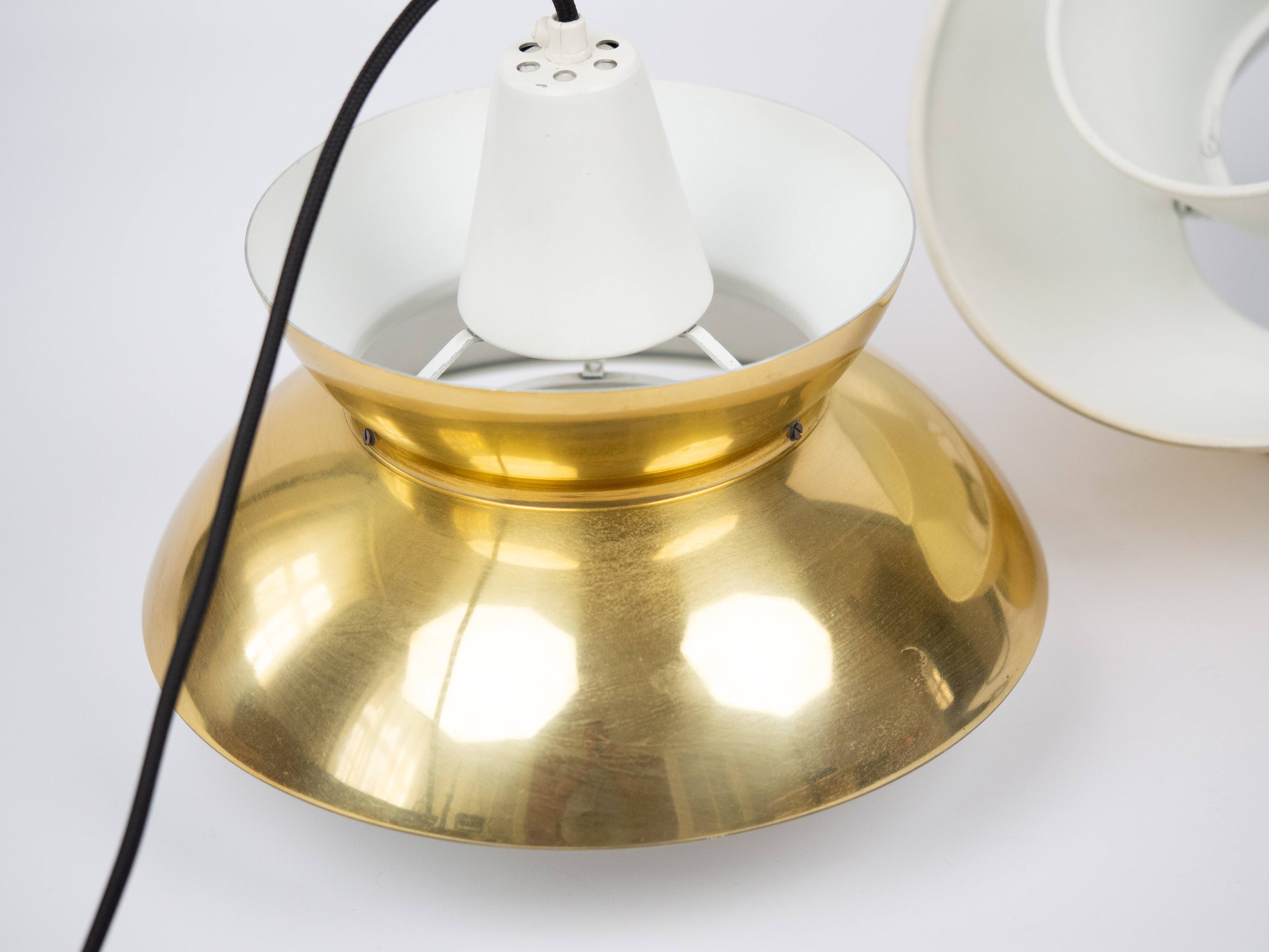 Paire de 2 suspensions vintage Doo Woo danoises par Henning Klok. Louis Poulsen, 1950.