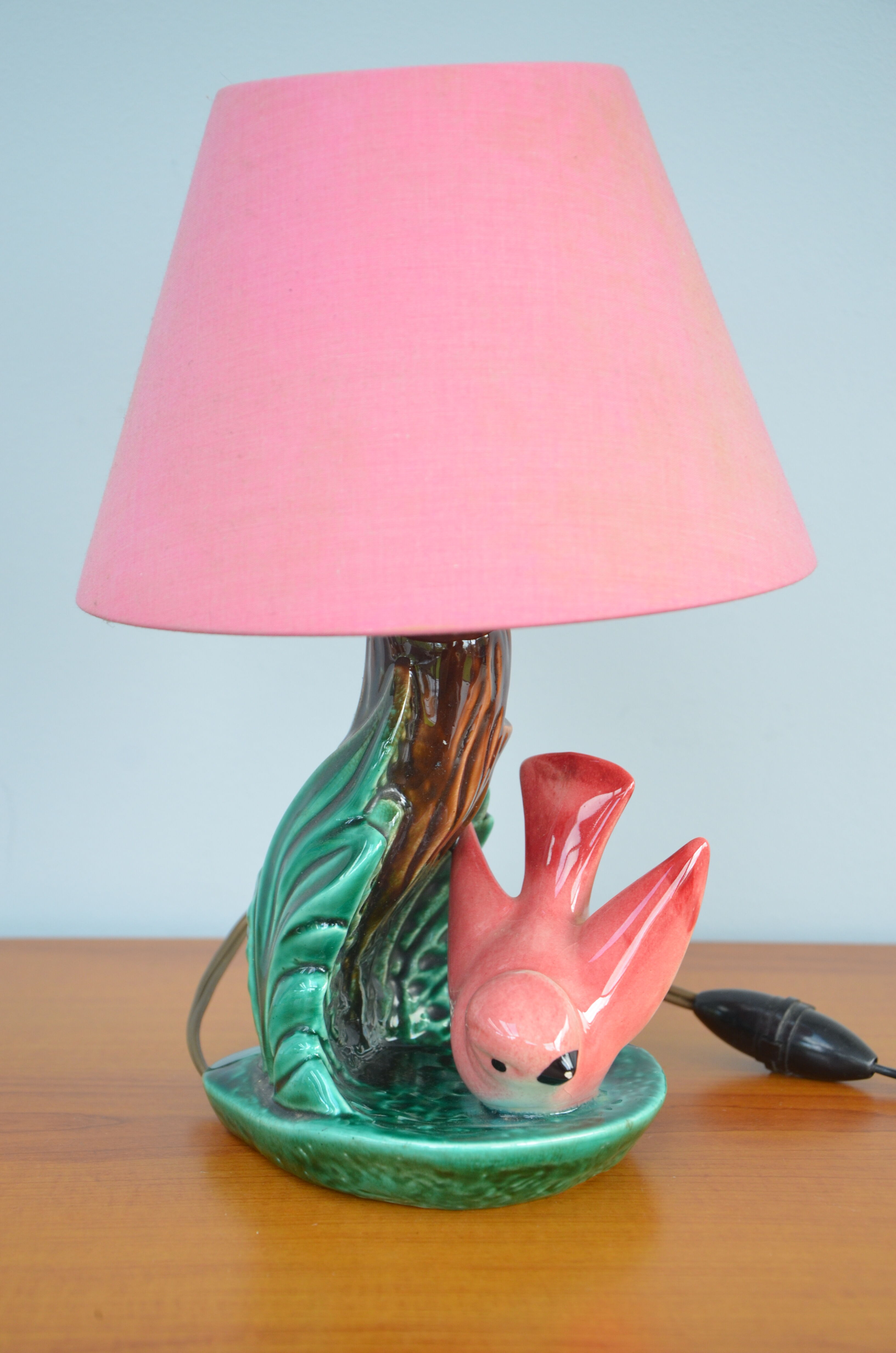 Barbtine lamp with little pink bird