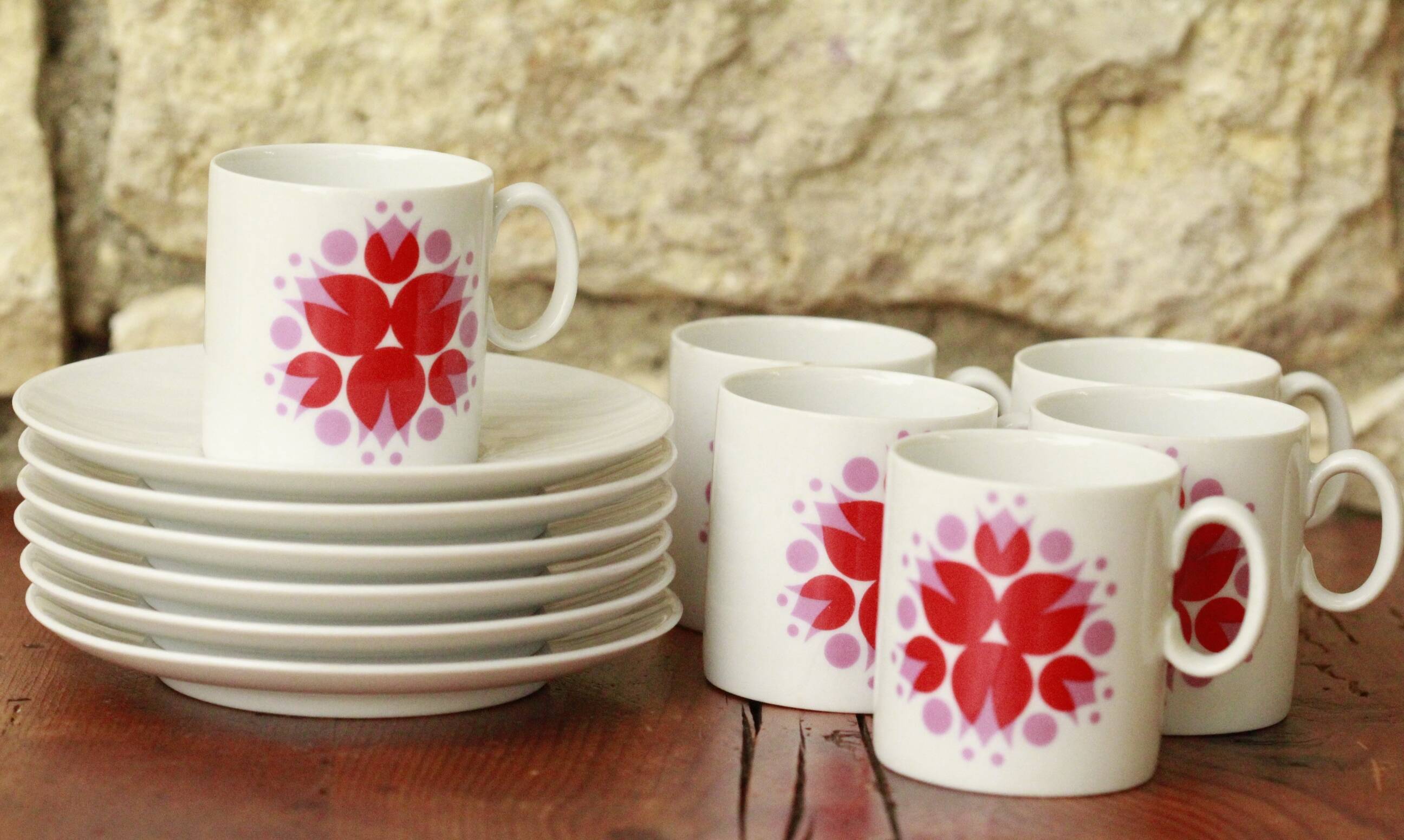 Set of 6 Thomas Germany coffee cups and 6 saucers.