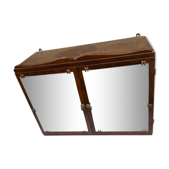 Armoire à pharmacie