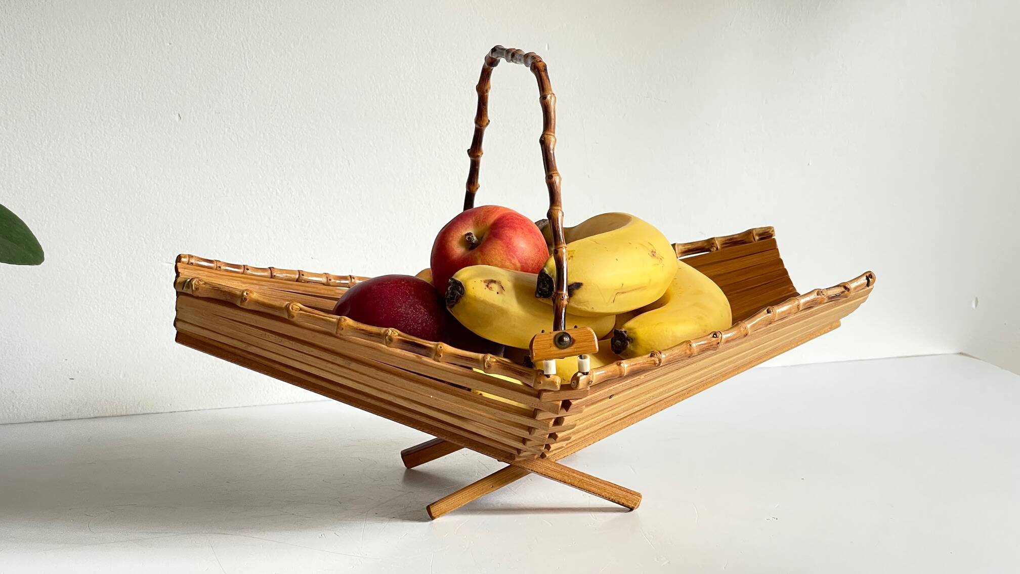 Chic folding table basket wood and bamboo vintage