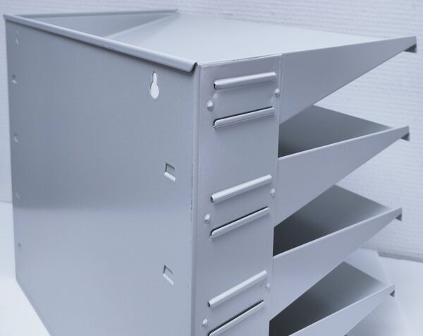 étagère industrielle métal laqué design années 90