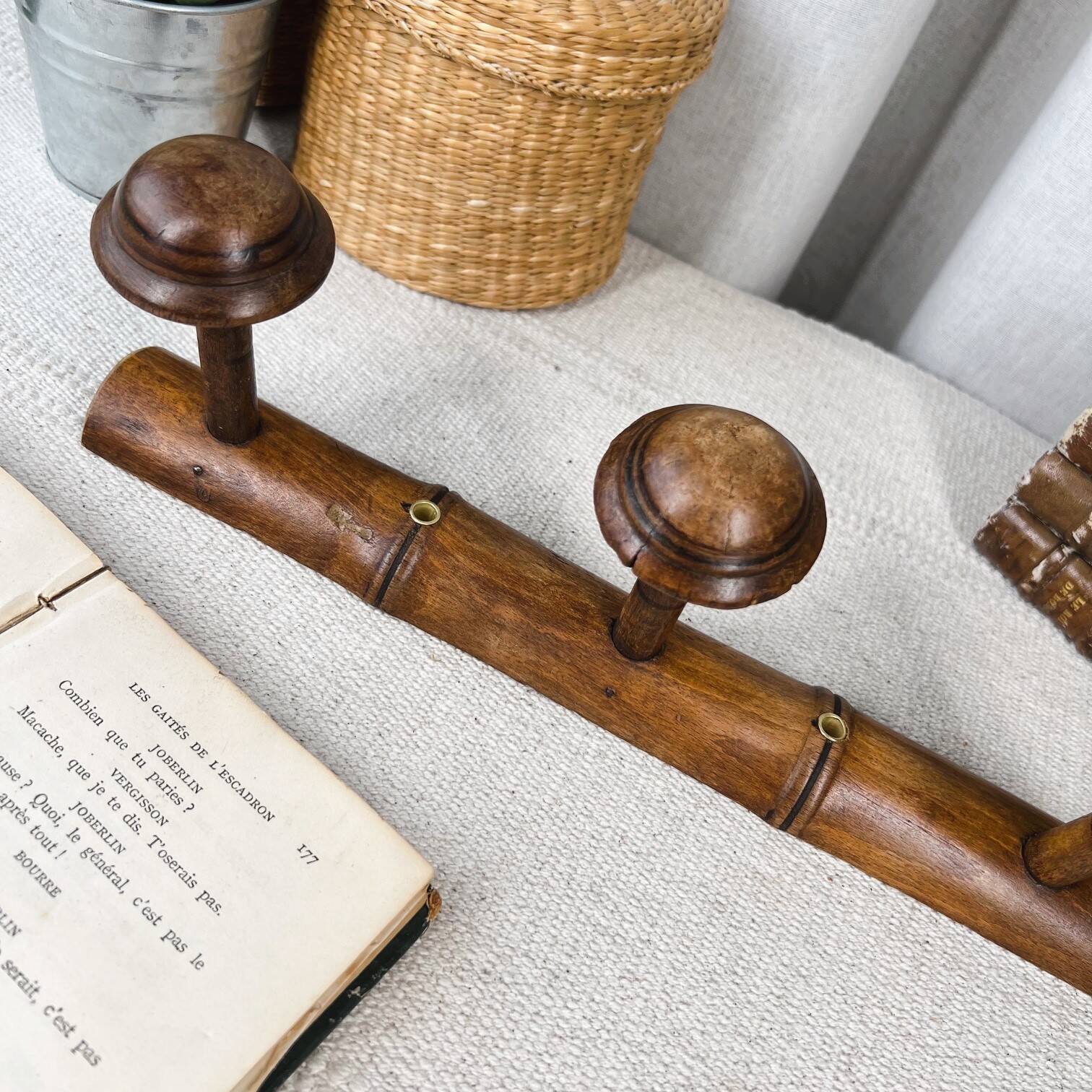 Vintage wooden hook 3 balls