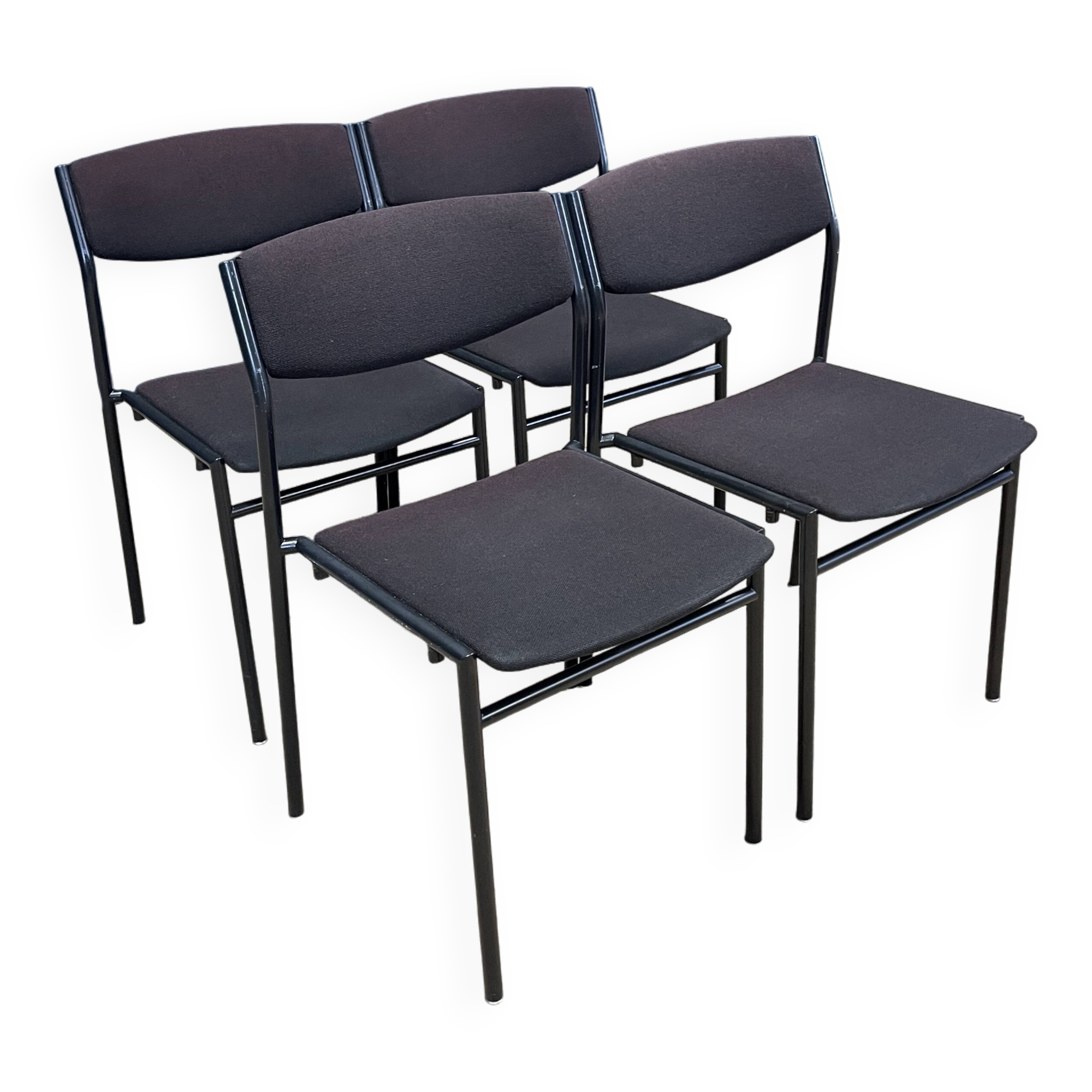 Set of 4 Gijs Van Der Sluis chairs aubergine fabric black steel legs 70s Netherlands