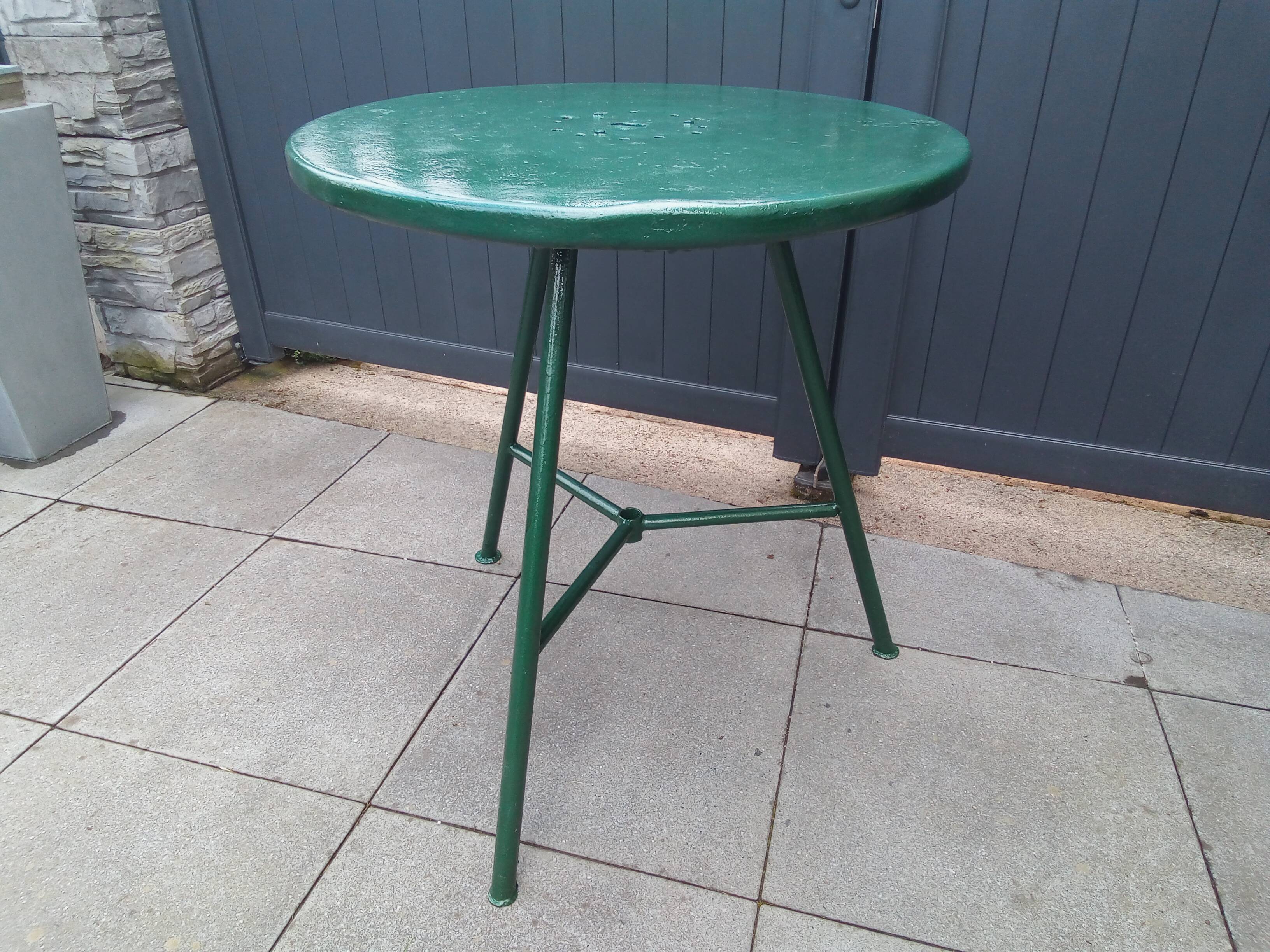 Très rare table de bistrot 1950 fer entièrement rénovée