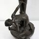 Vase en étain « Jeune femme cueillant un nénuphar », signé P. Jean, Art Nouveau début XXe