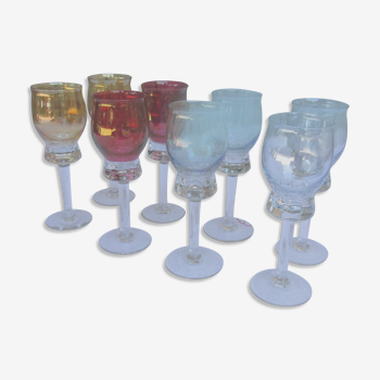 8 verres a pied colores