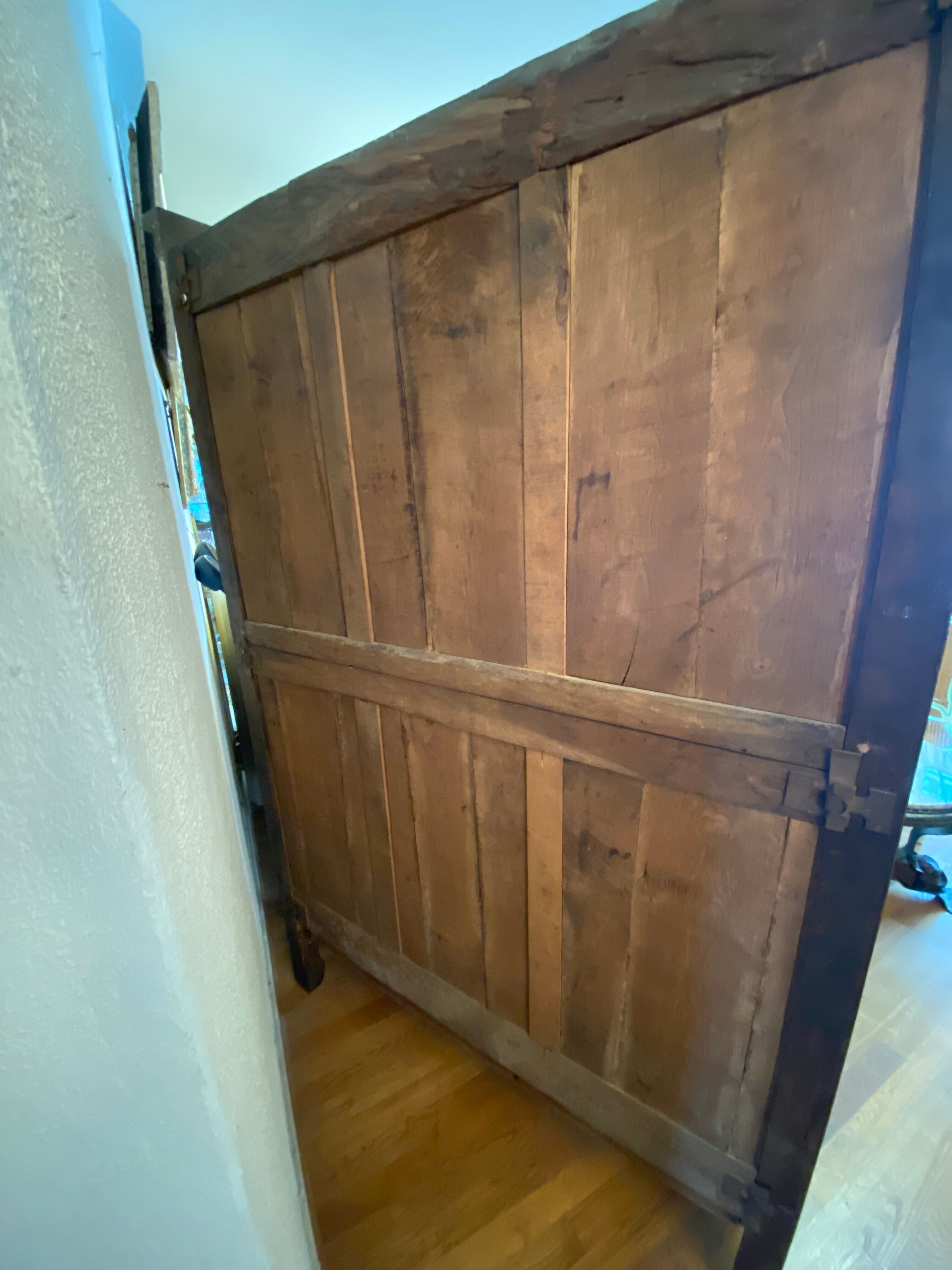 Bressane cabinet dated 1863, in walnut, ash and ash magnifying glass