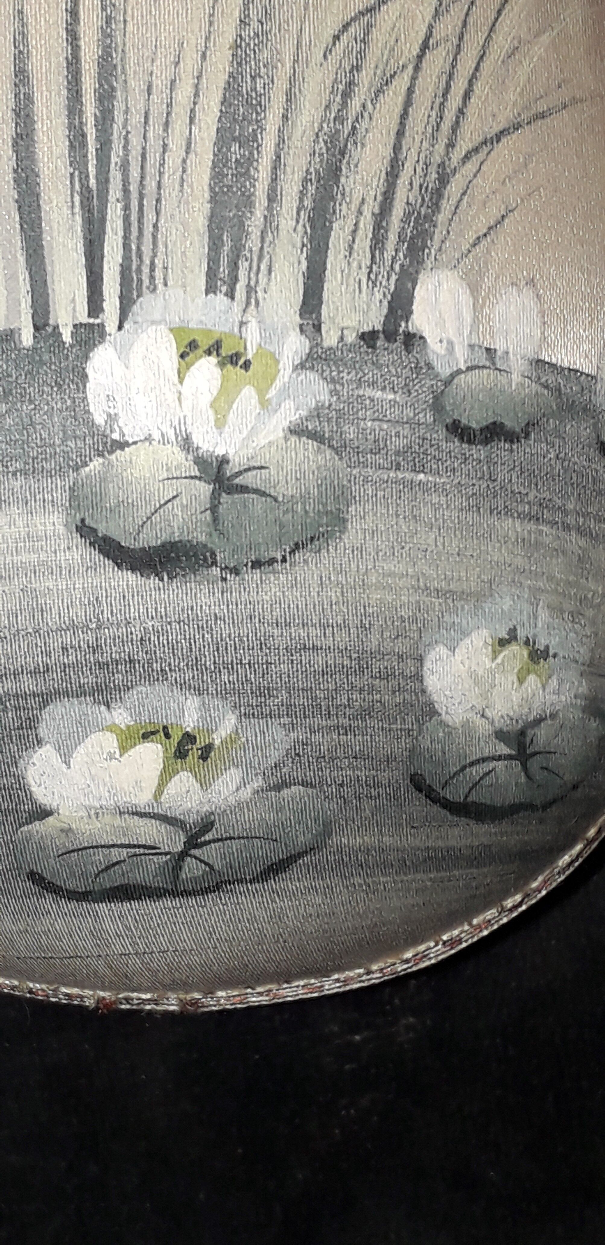 Ancient Boïte for egg-shaped treats in hand-painted silk