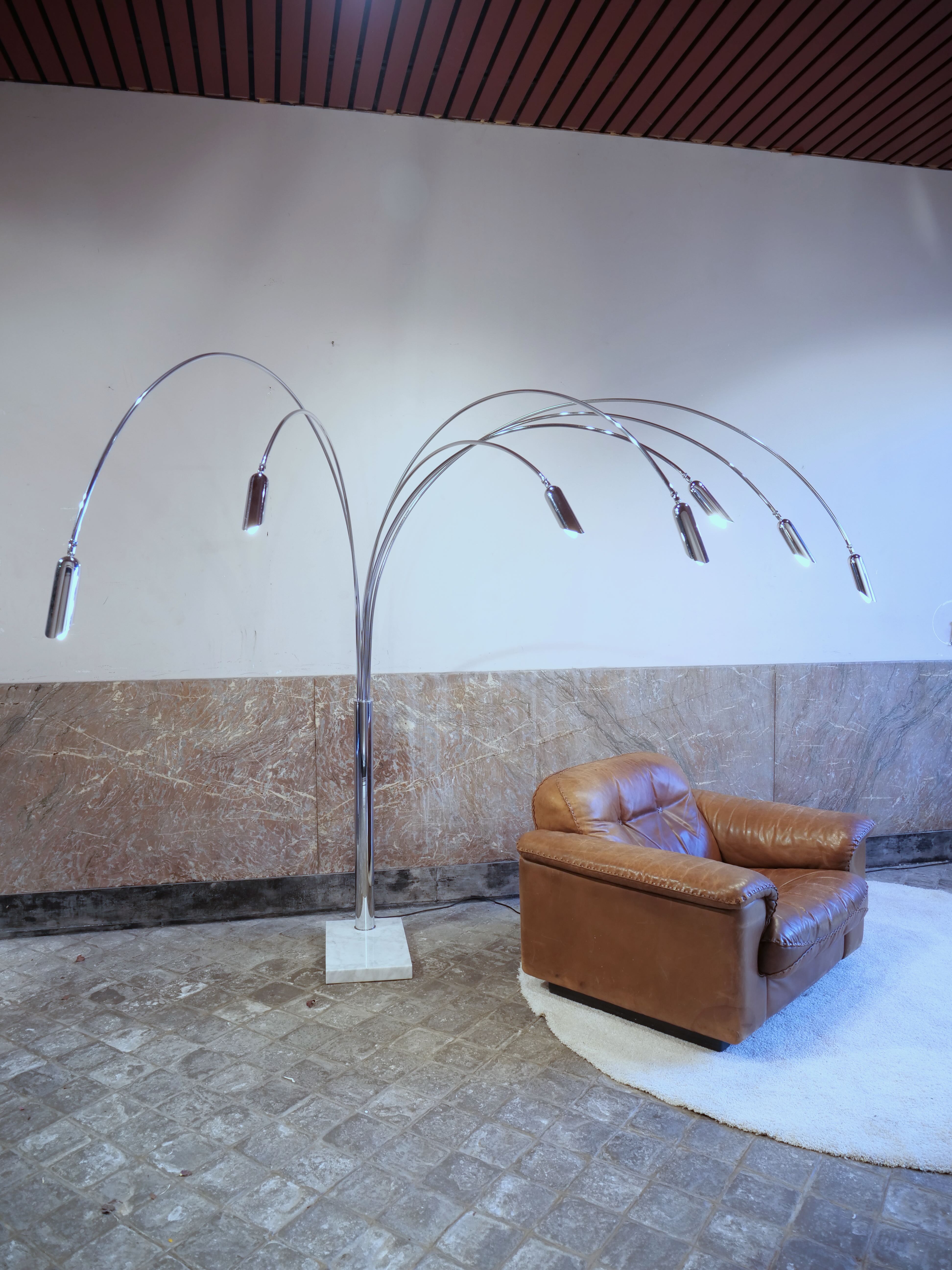 Large Italian luminaire with 7 arms 1970