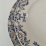 Duo d'assiettes en terre de fer Onnaing – décor bleu et rouge 19ème siècle