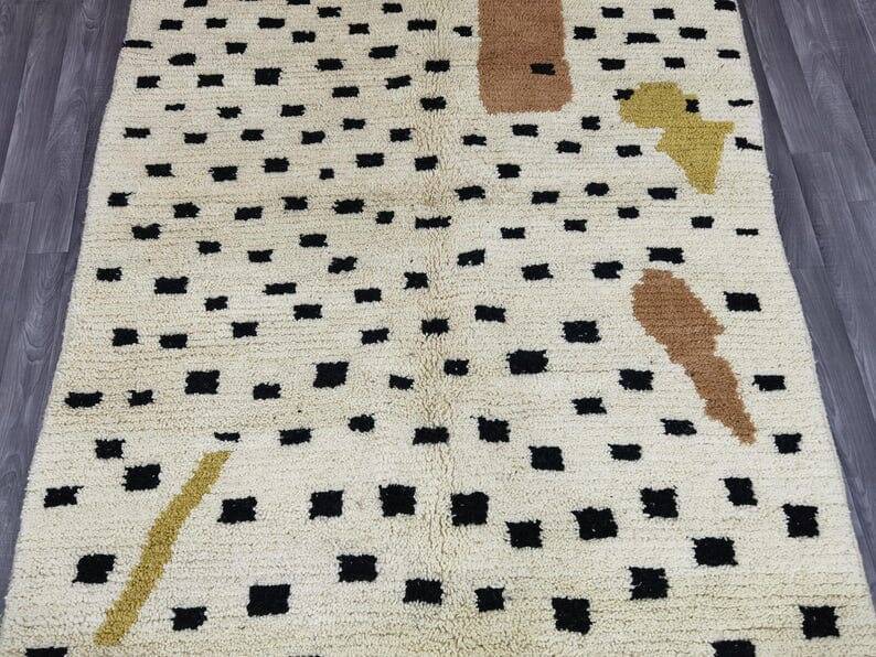 Handmade pure wool Moroccan rug, size 140 x 260 cm.
