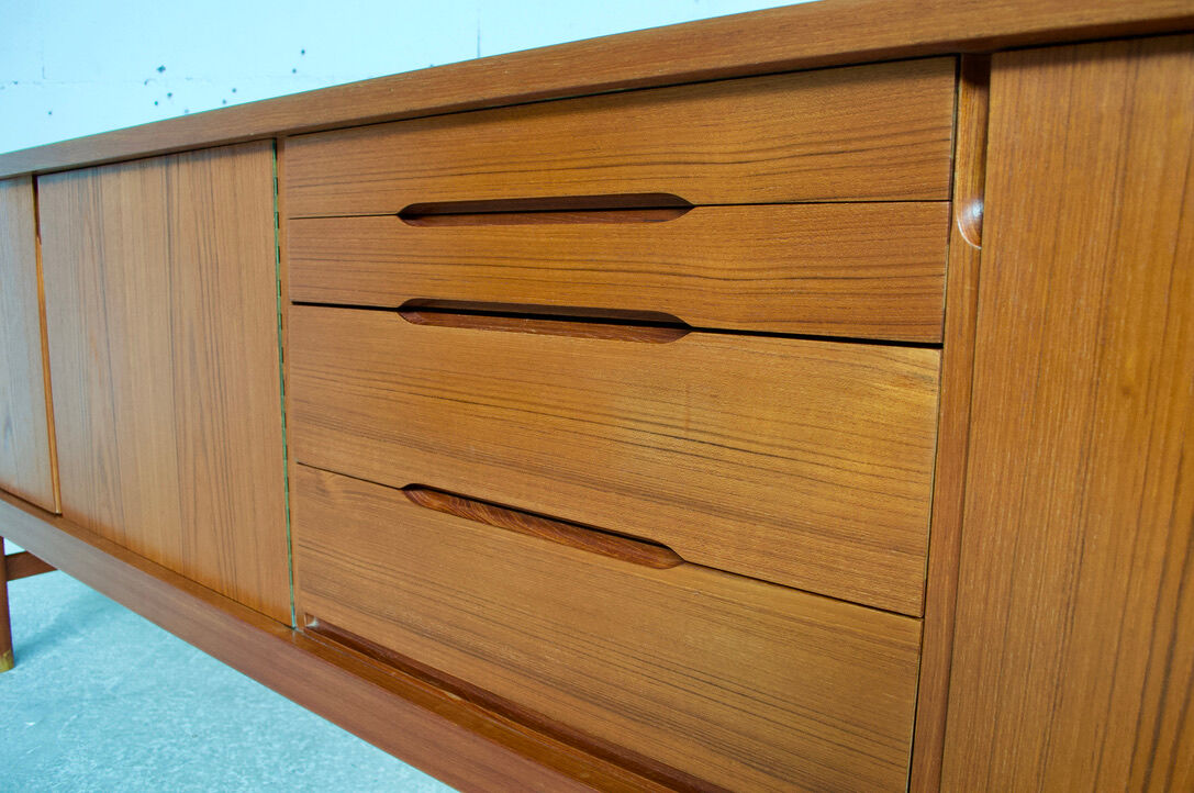 Teak sideboard Henning kjaernulf 60' years K/S mobelbafrik editor
