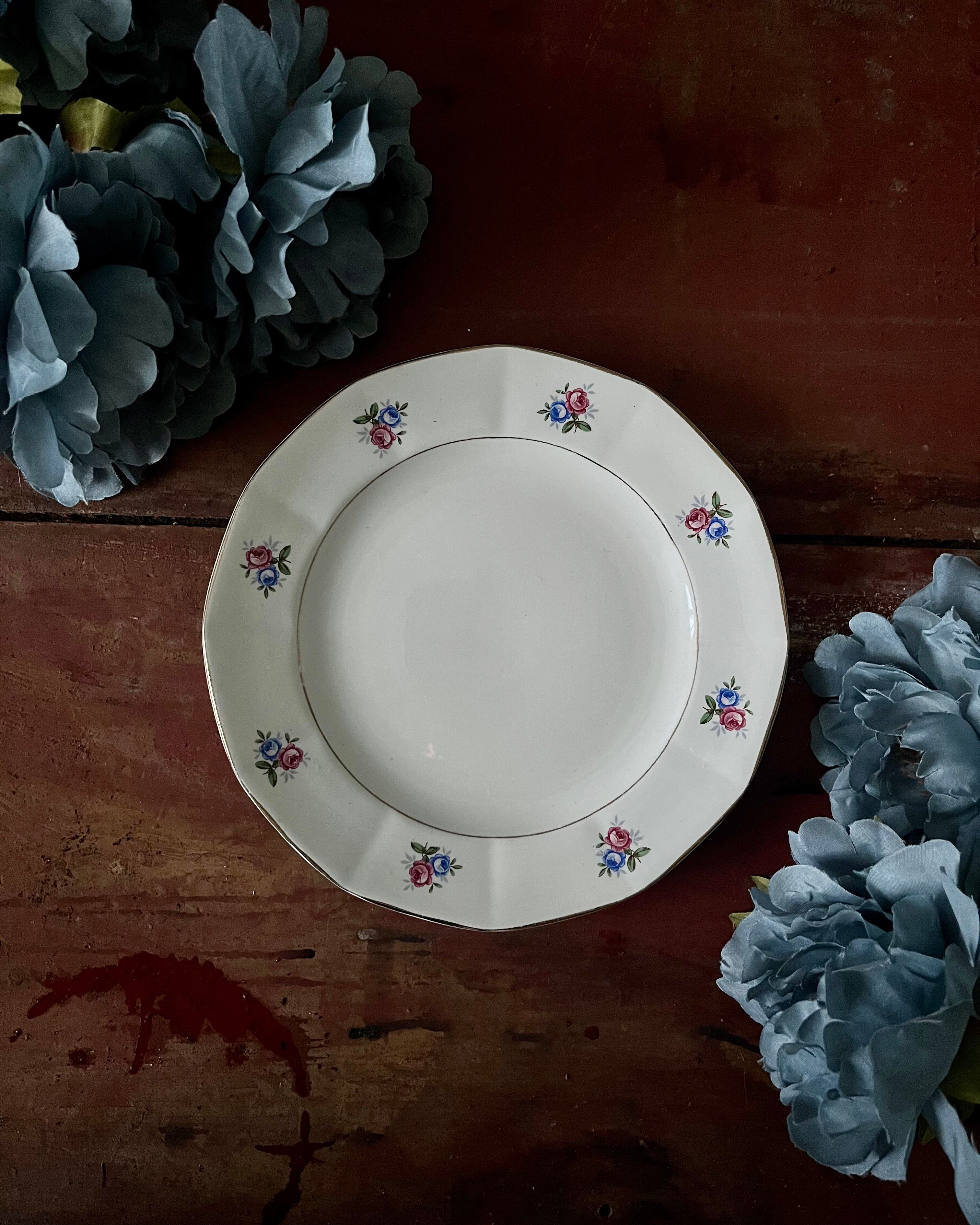 Plates and dish in genuine opaque Digoin Sarreguemines.