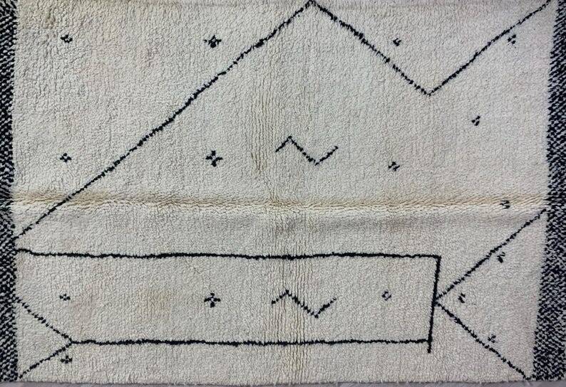 Moroccan rug in natural wool, 250cm x 150cm