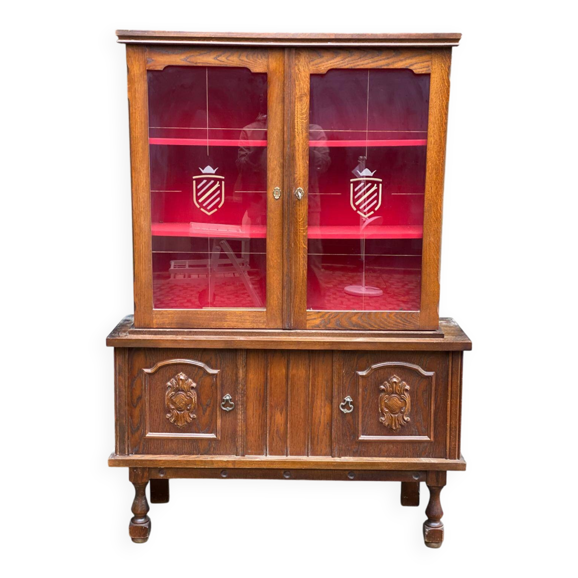 Basque Spanish wooden display cabinet buffet with 2 glass panels