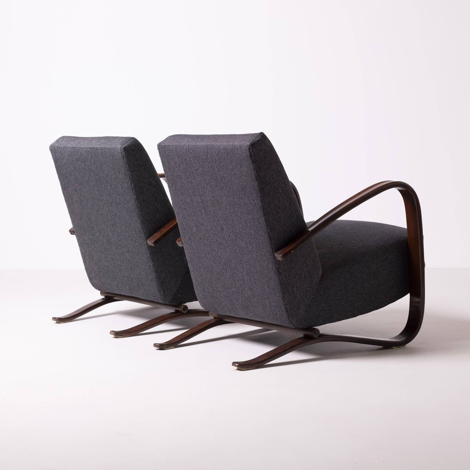 Pair of H-269 Jindrich Halabala lounge chairs, Czechoslovakia, circa 1950