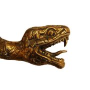 Paire de poignées de porte en laiton en forme de serpent, fabriquées à la main en France, années 1960.