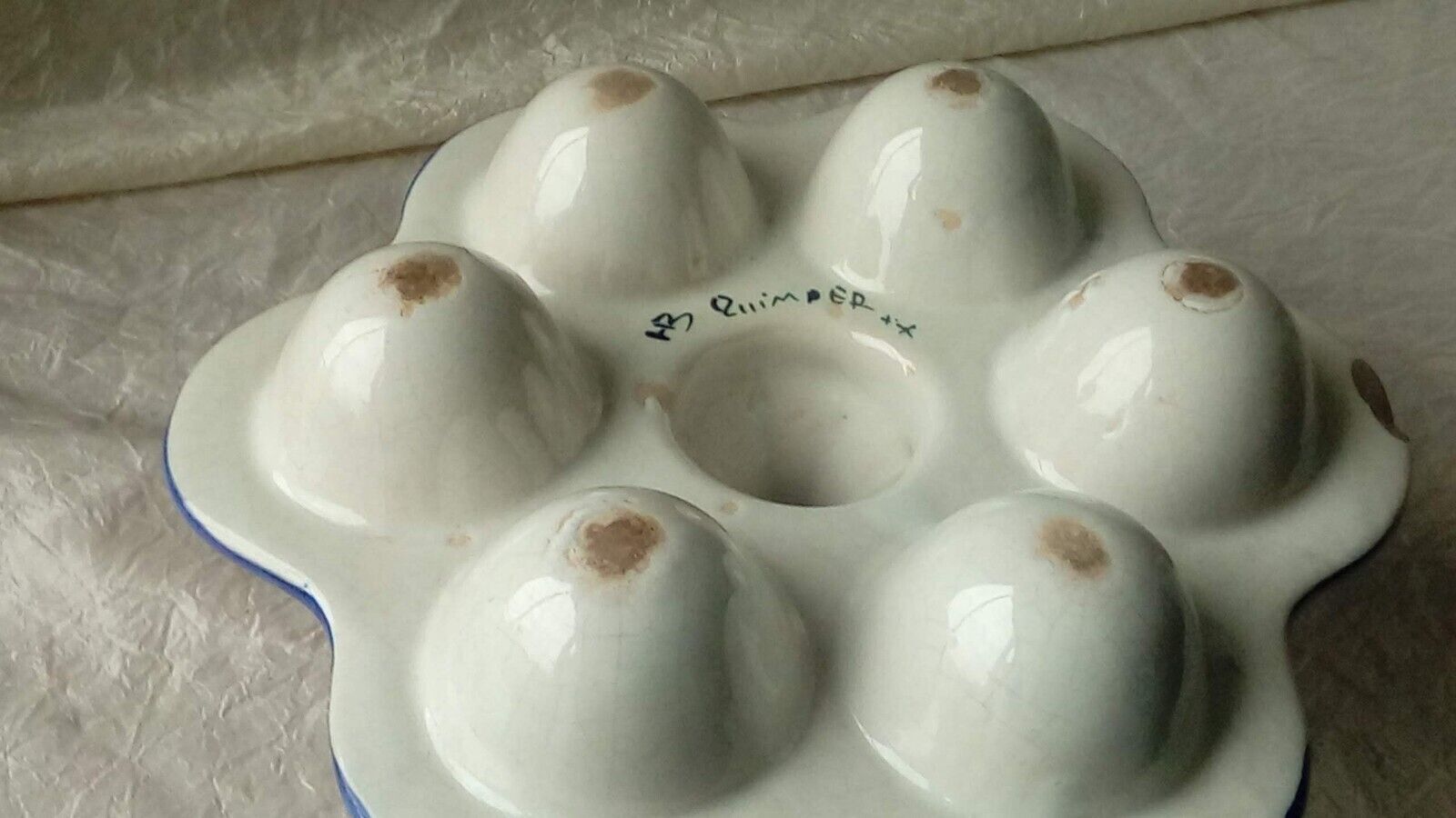 Egg coquetier in faience of quimper hb